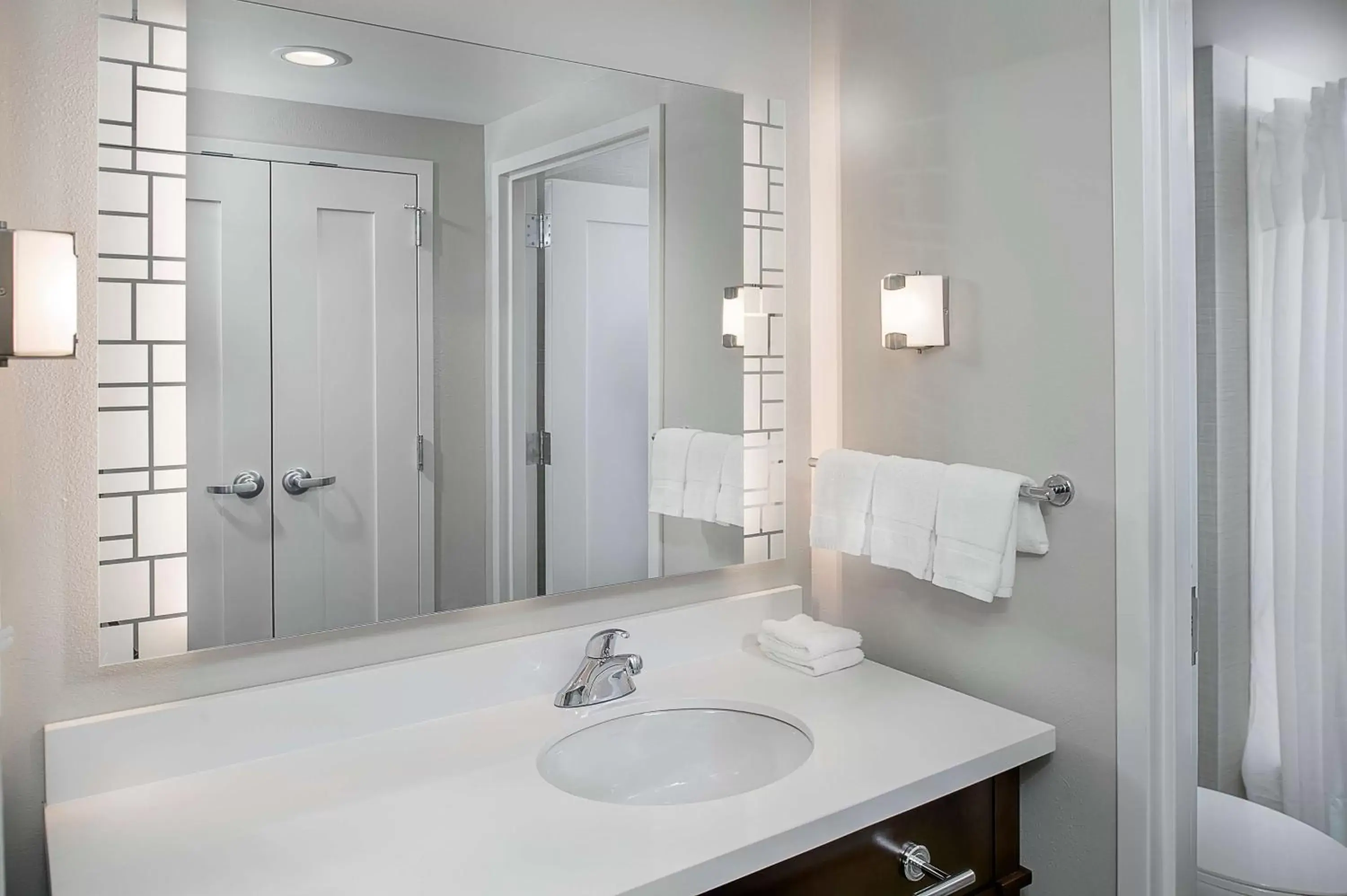 Bathroom in Homewood Suites by Hilton St. Louis Westport