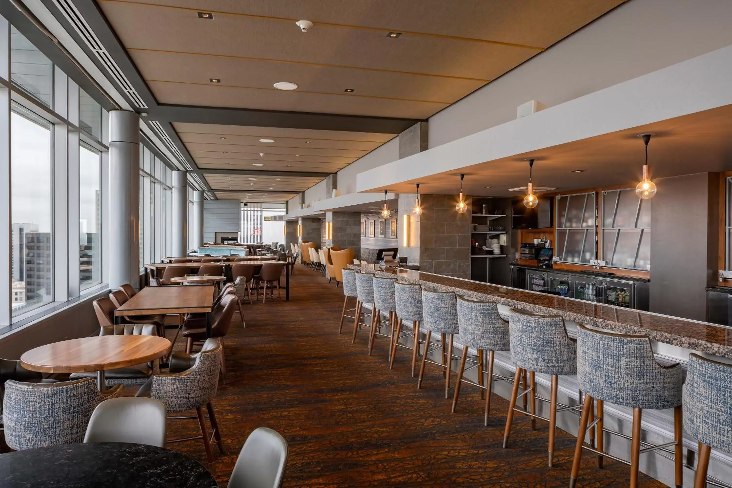 Restaurant/places to eat, Lounge/Bar in Hyatt Regency Denver at Colorado Convention Center