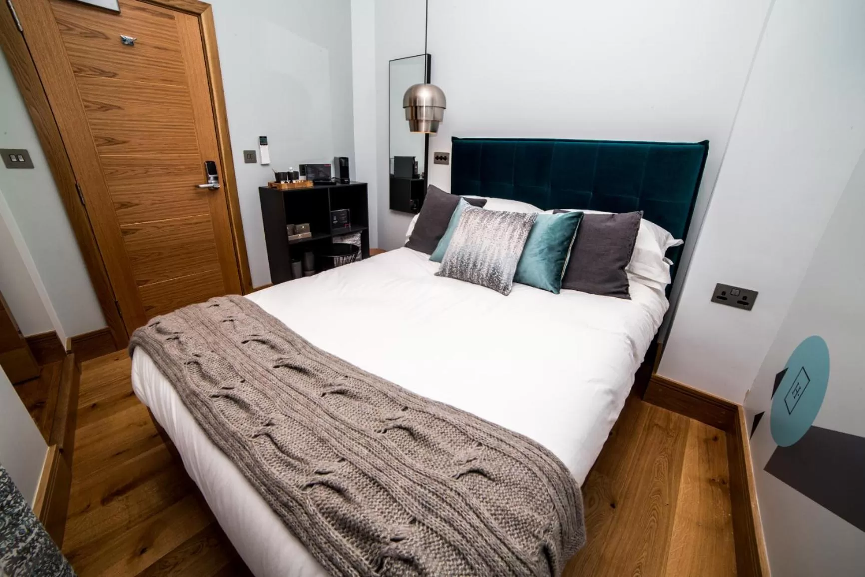 Bed in The Hugo - Hotel Concept Canterbury