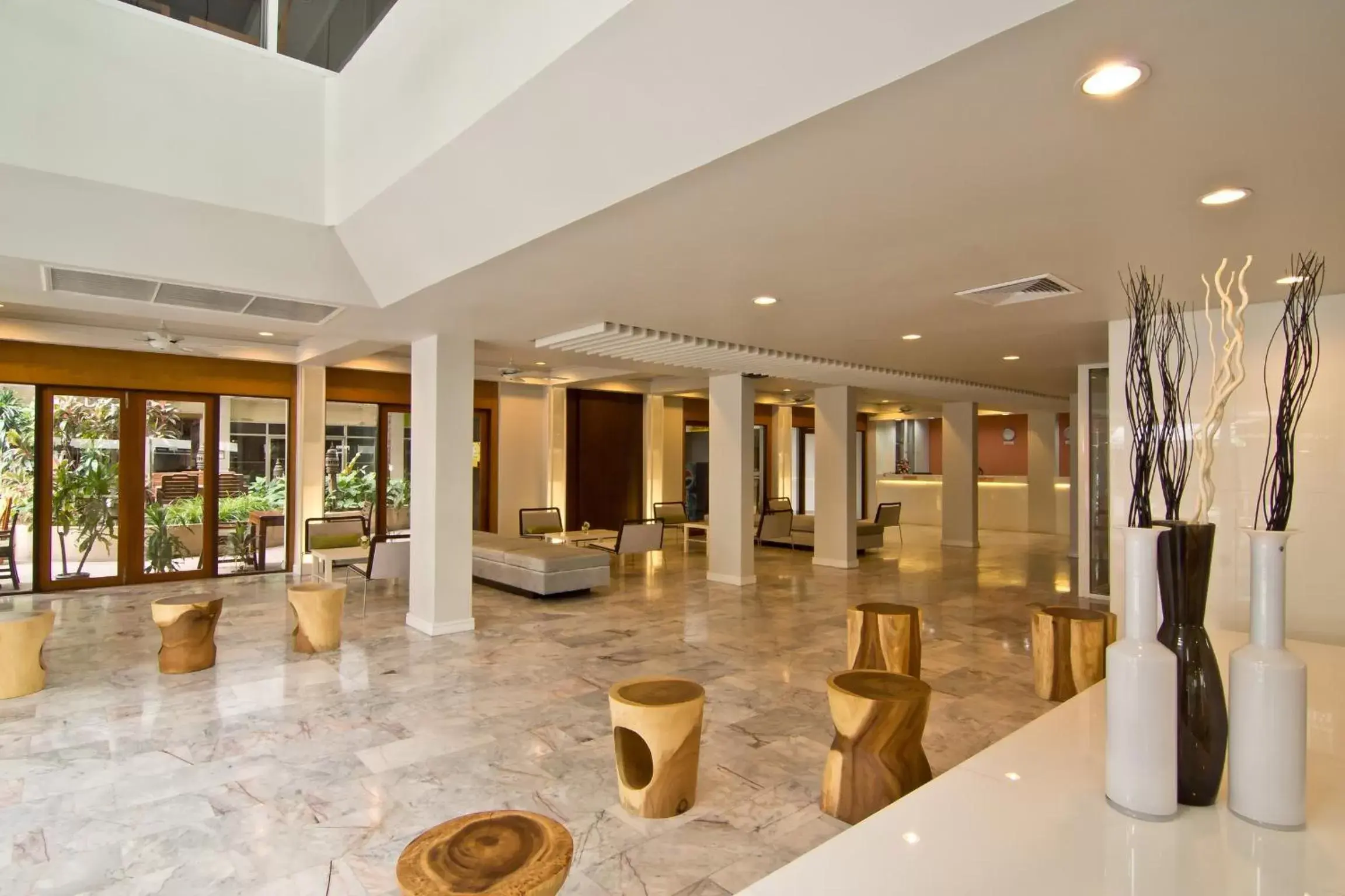 Lobby or reception in Sunshine Hotel & Residences - SHA Plus