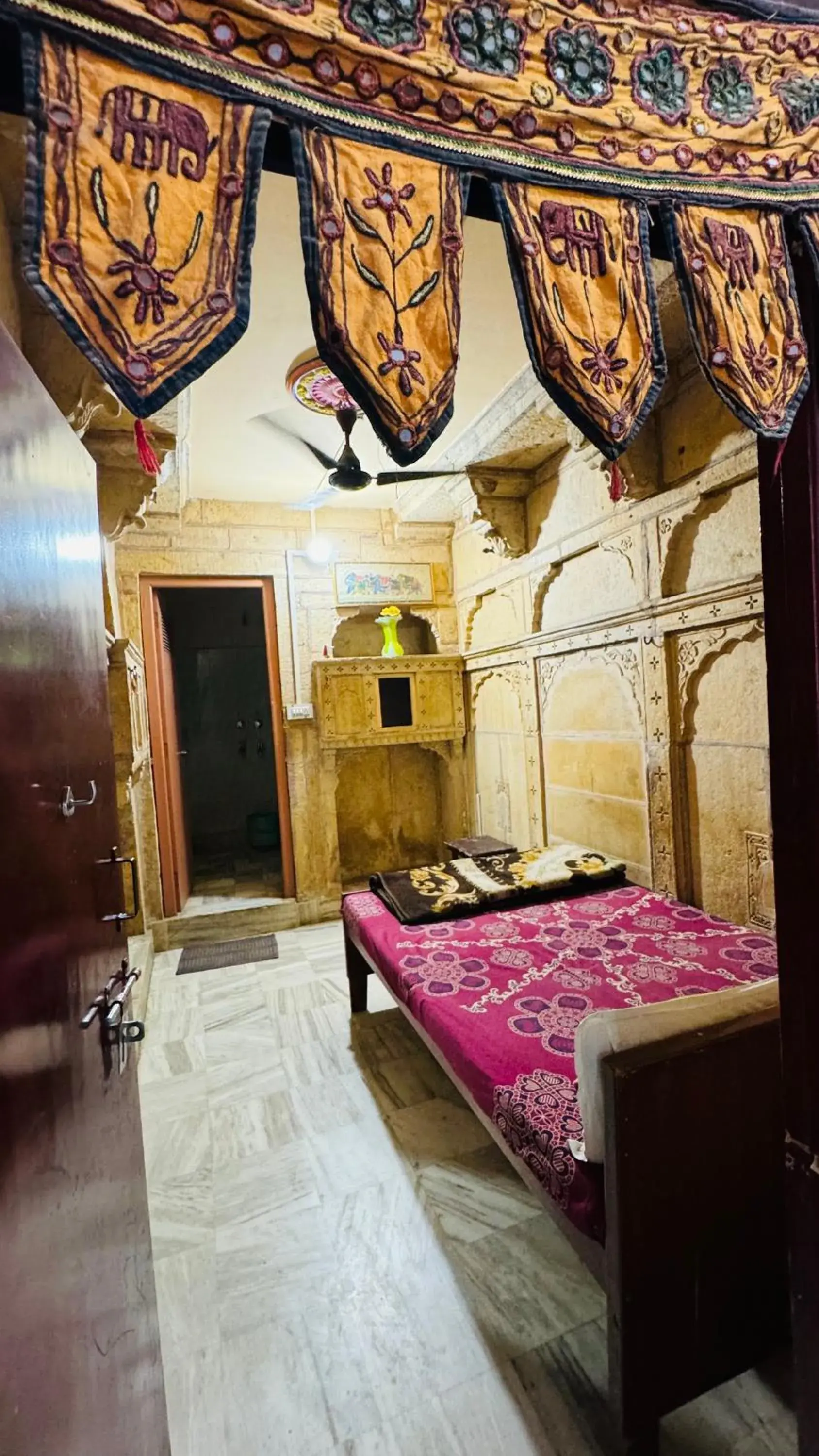 Bed in Hotel Mackpack Jaisalmer