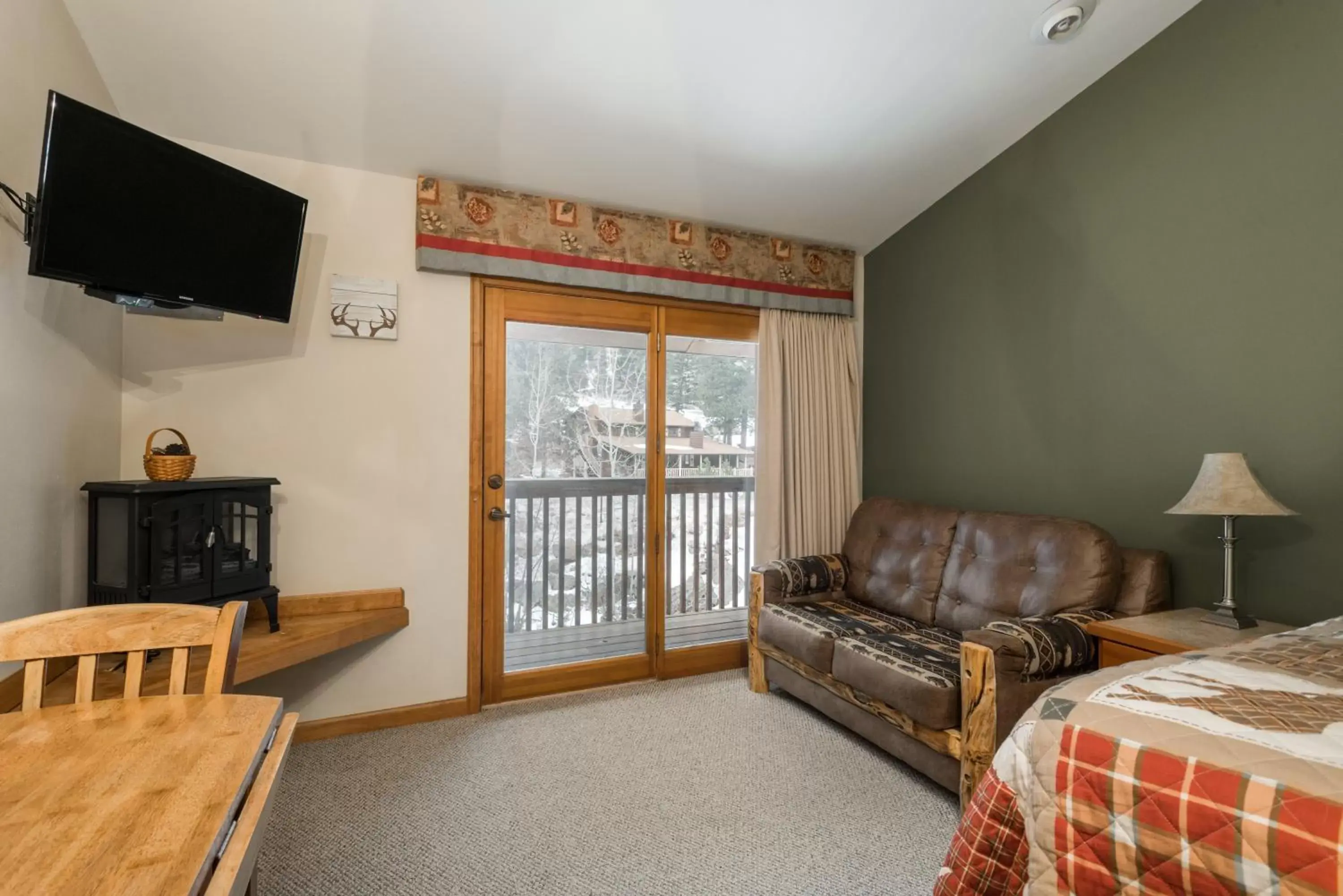 Seating Area in Ponderosa Lodge