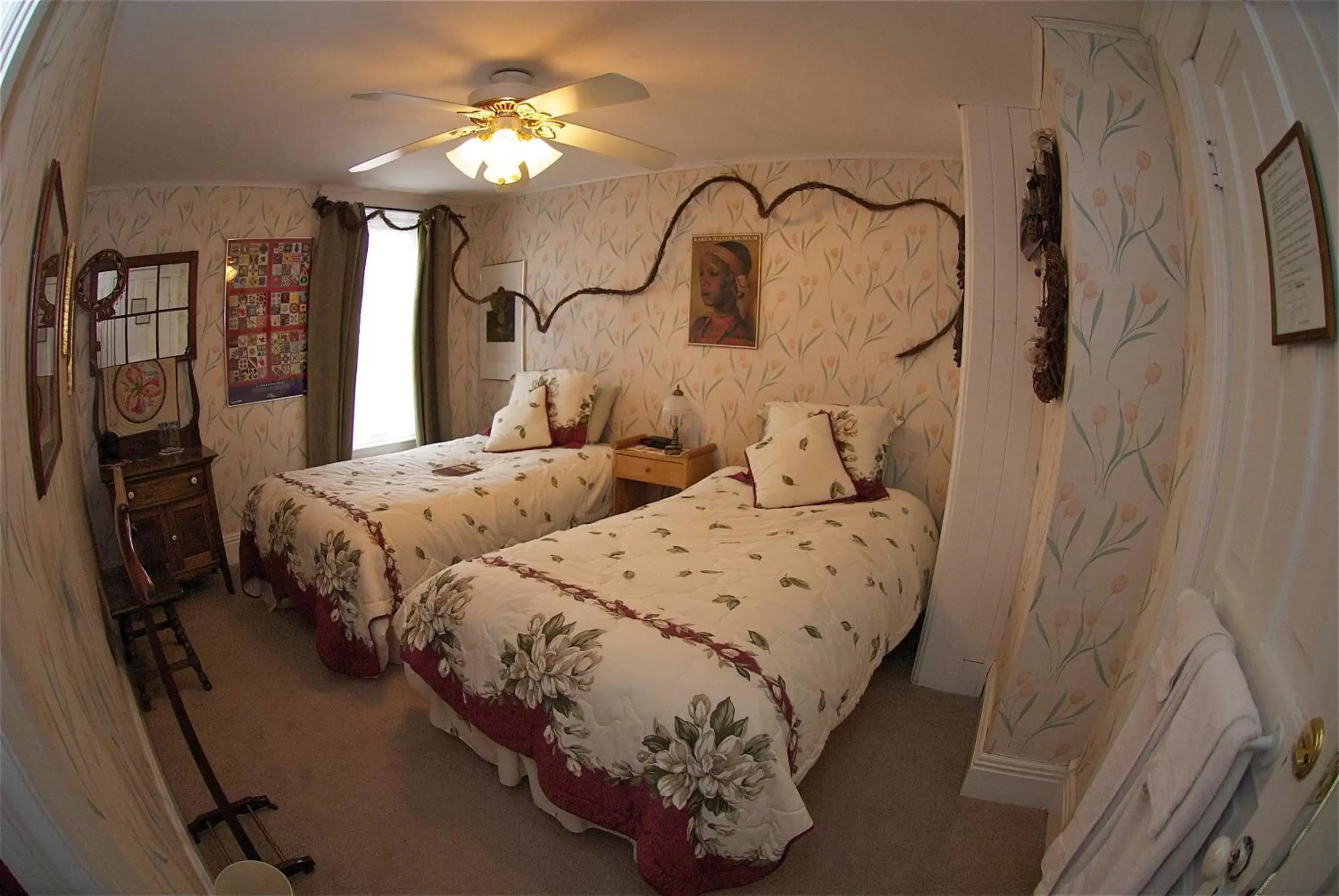 Bedroom, Room Photo in Bondy House Bed & Breakfast