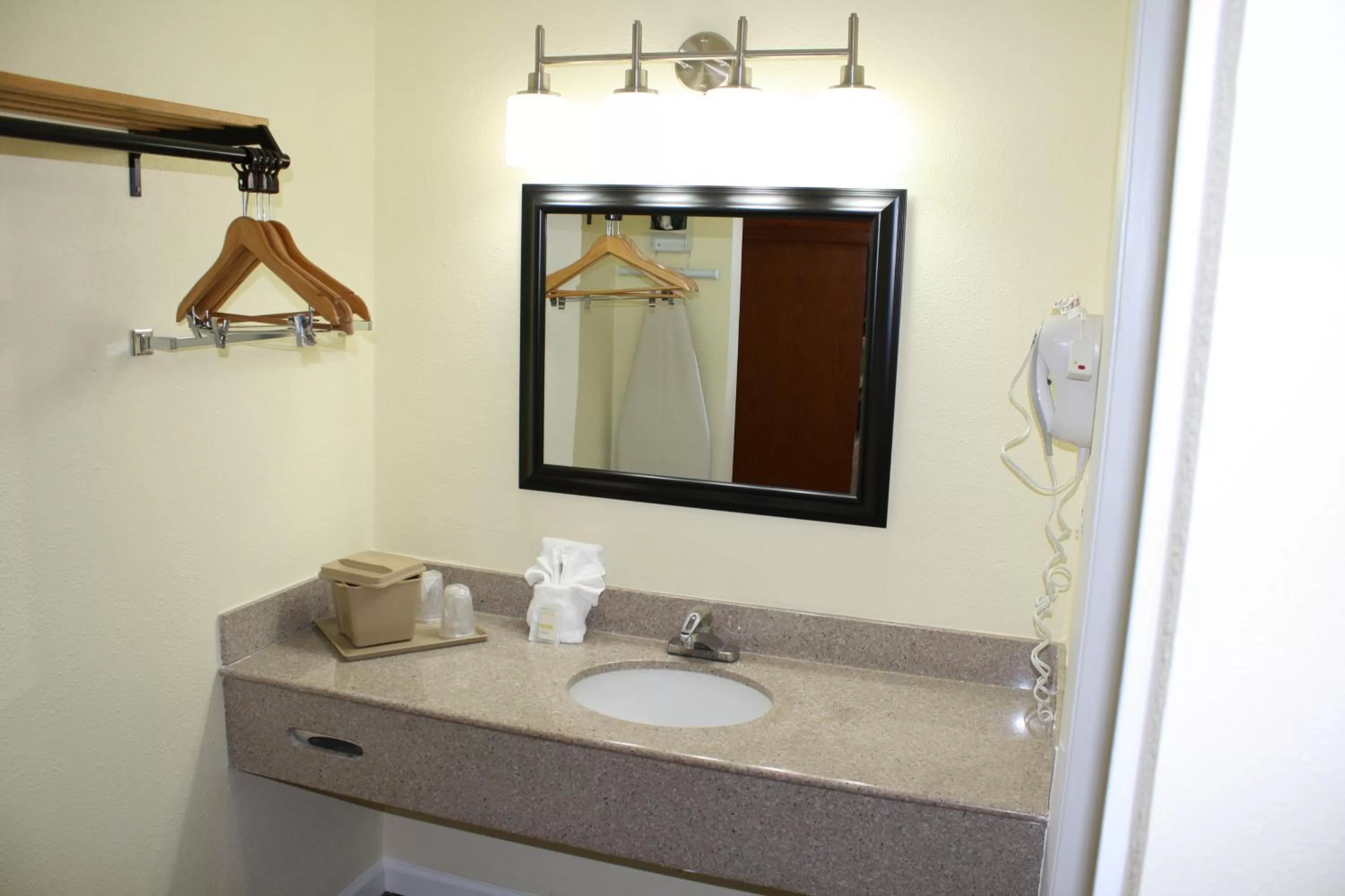 Bathroom in Fairway Inn Florida City Homestead Everglades