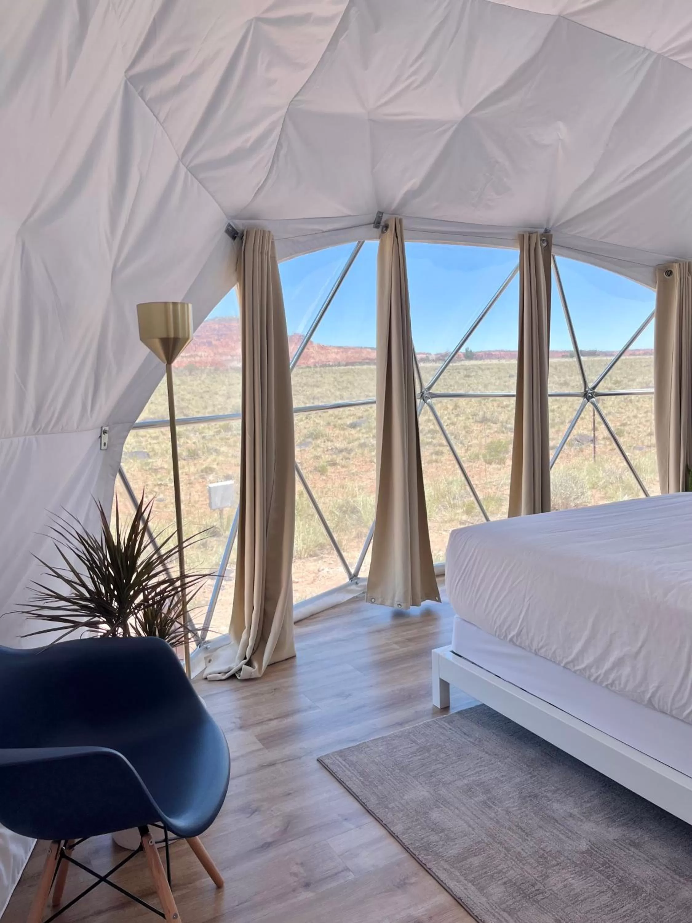 View (from property/room), Bed in Skyview Hotel