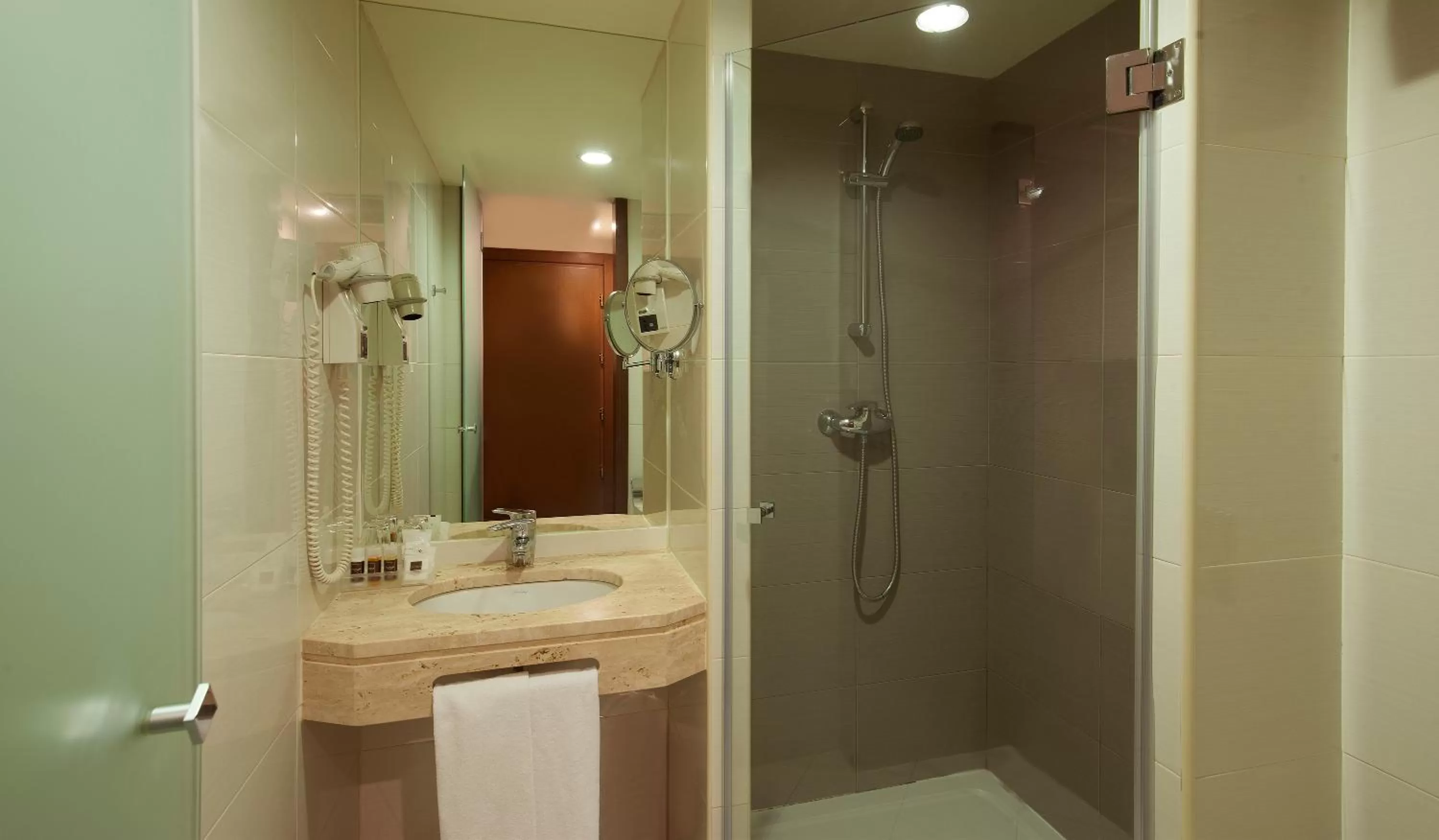Shower in TURIM Luxe Hotel