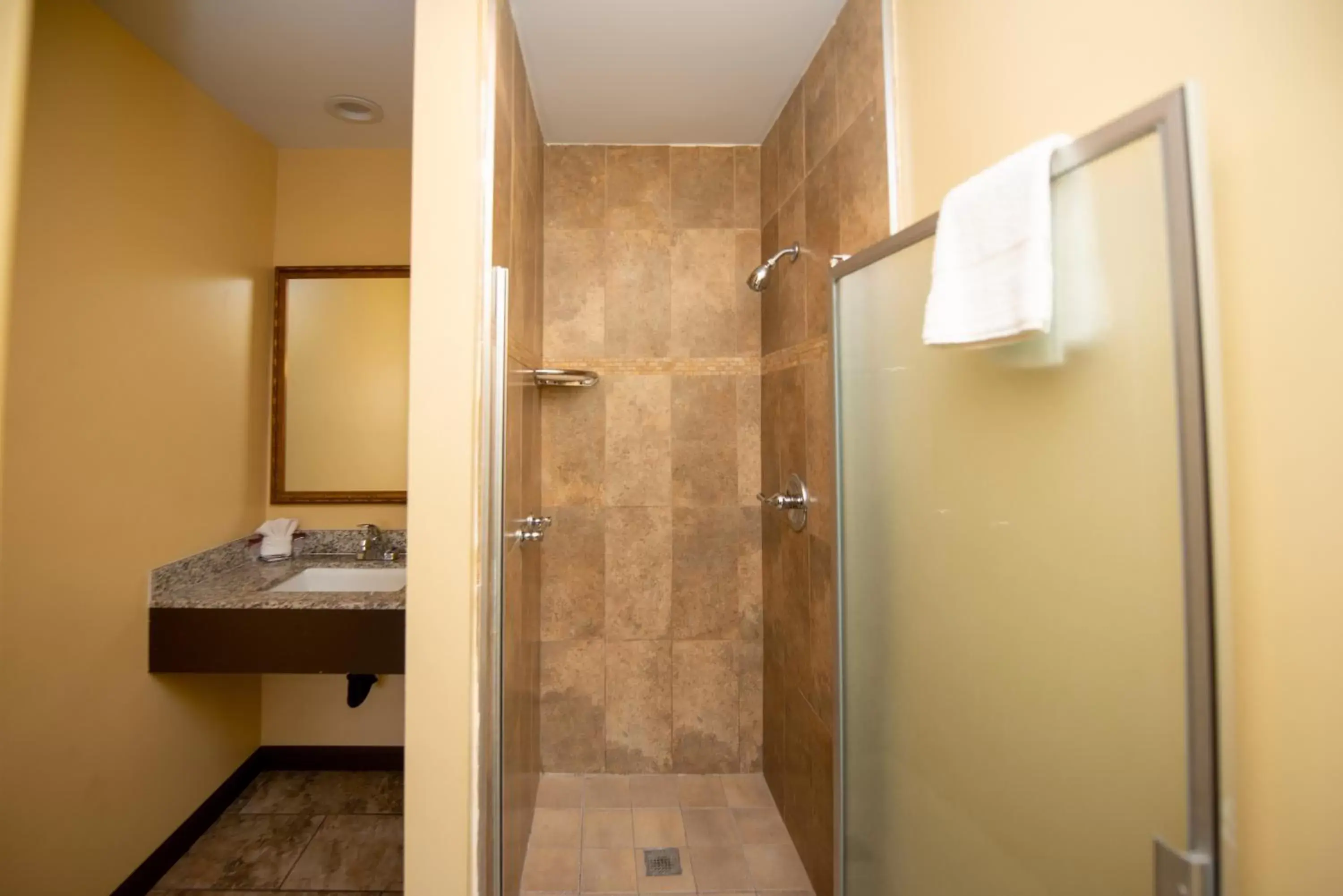 Bathroom in Casa Bella Inn- Huntington Park
