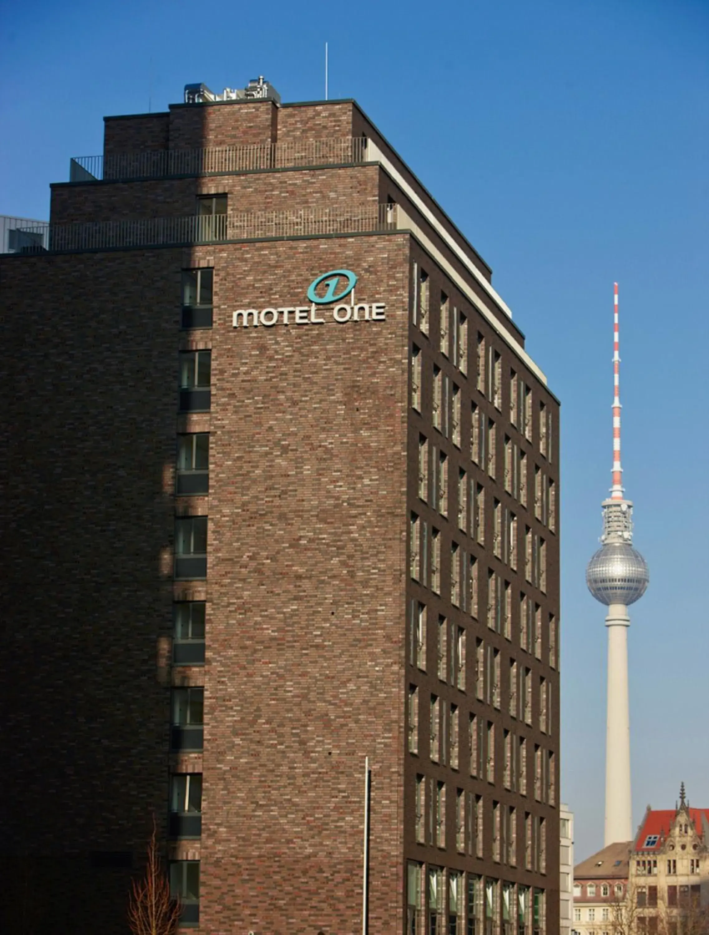 Facade/entrance, Property Building in Motel One Berlin-Spittelmarkt