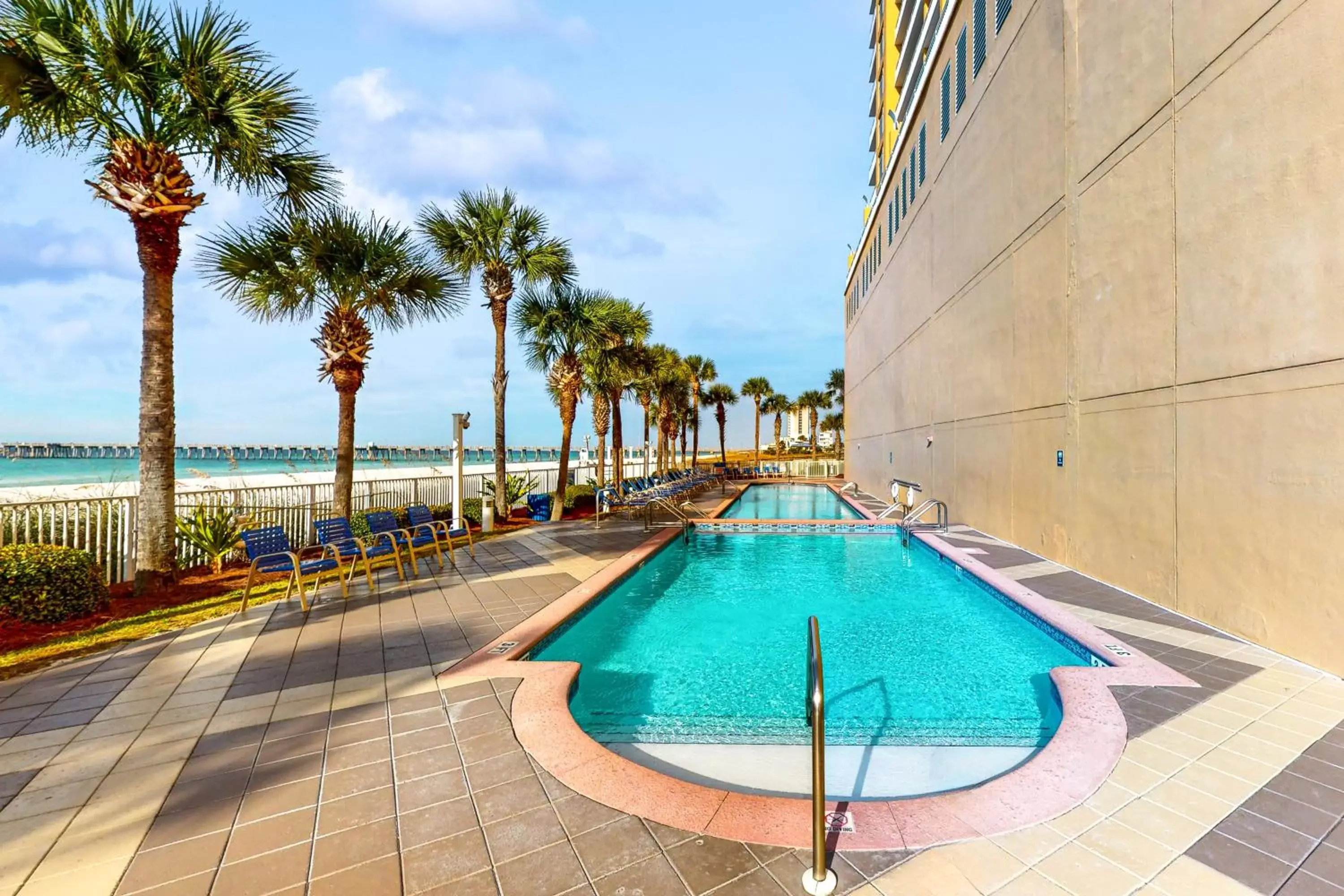 Swimming Pool in Sterling Reef 902