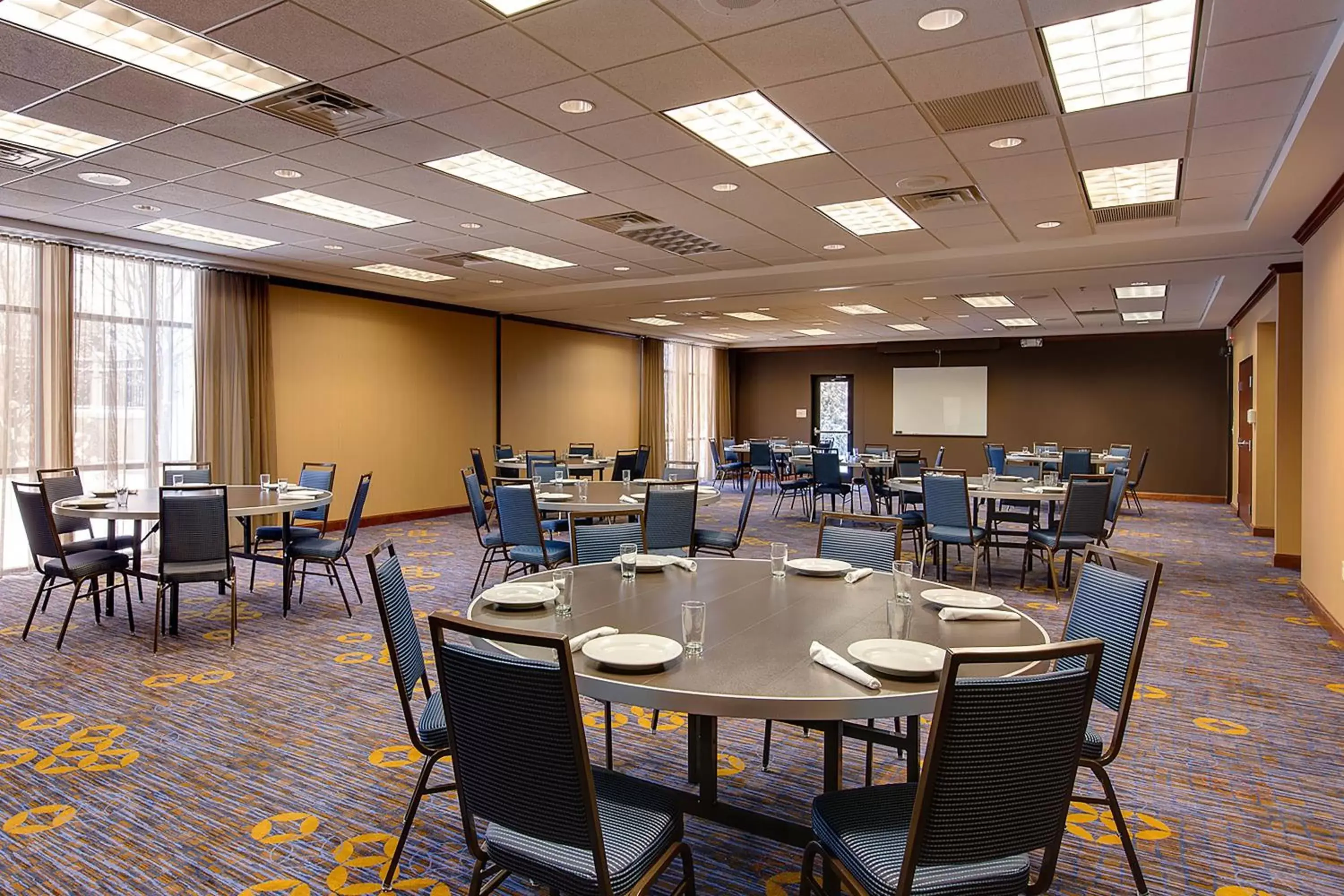 Meeting/conference room in Courtyard by Marriott Chicago Schaumburg/Woodfield Mall