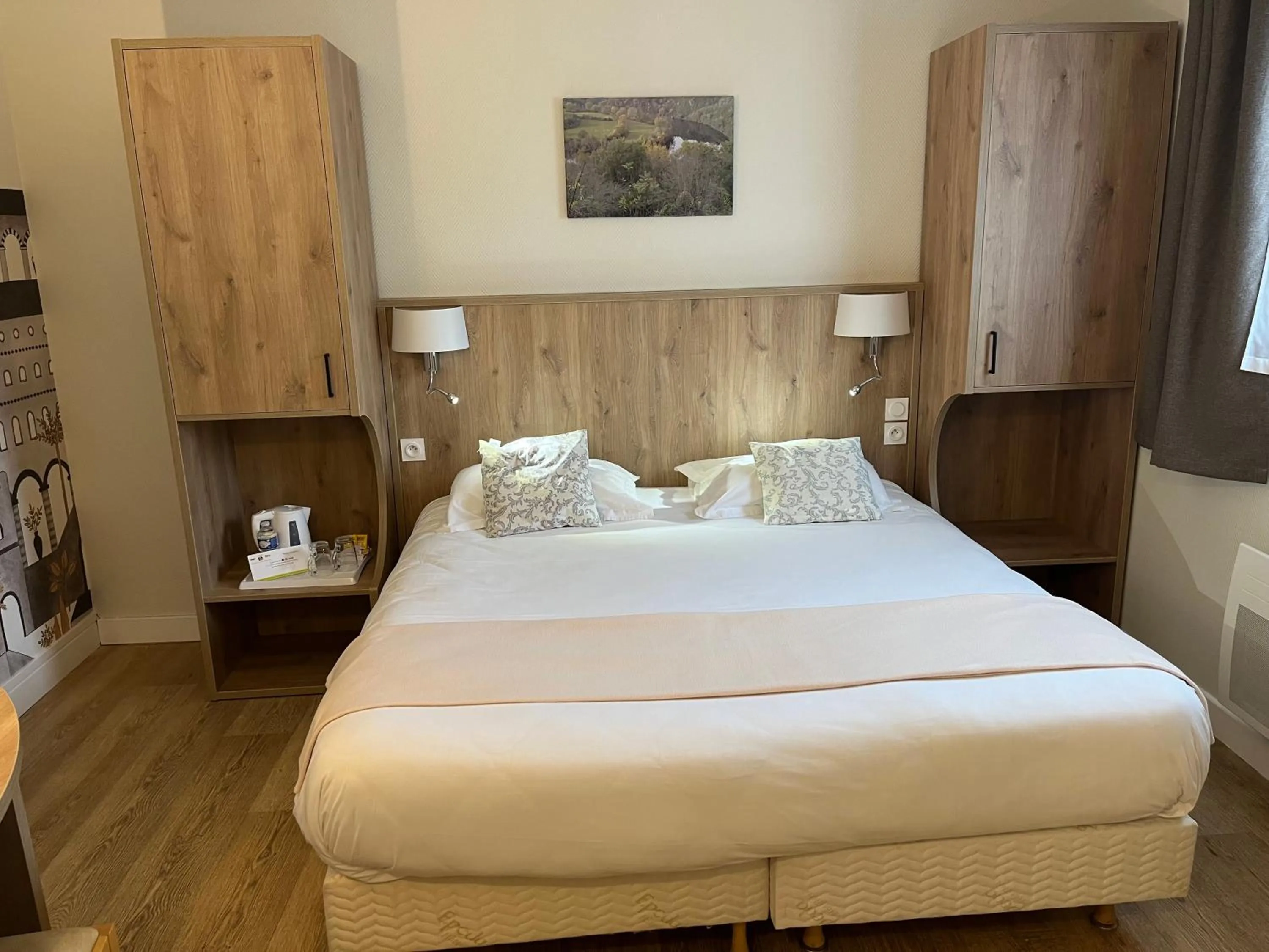 Bed in Logis Hôtel Restaurant Du Lion D'argent Et Des Tanneries