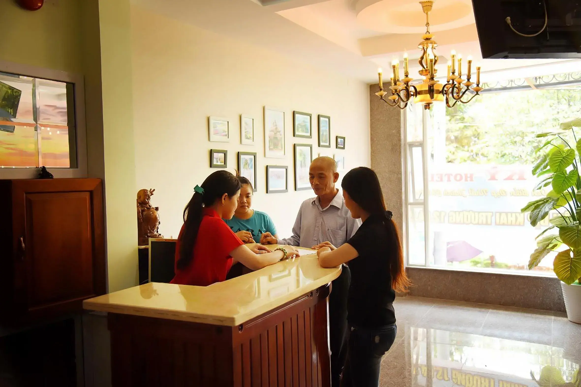 Staff, Lobby/Reception in Ly Ky Hotel