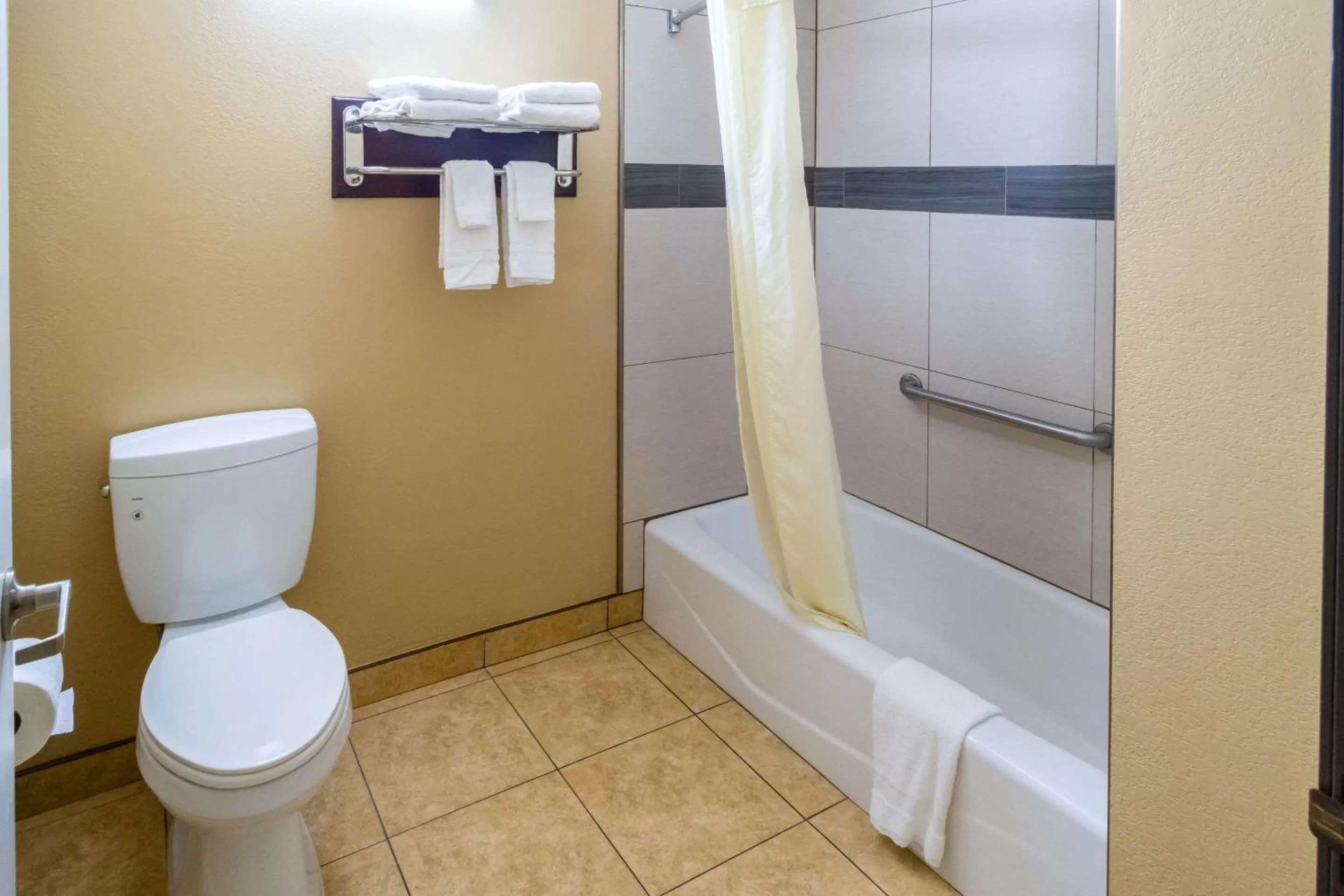 Photo of the whole room in Econo Lodge Inn & Suites Fallbrook Downtown