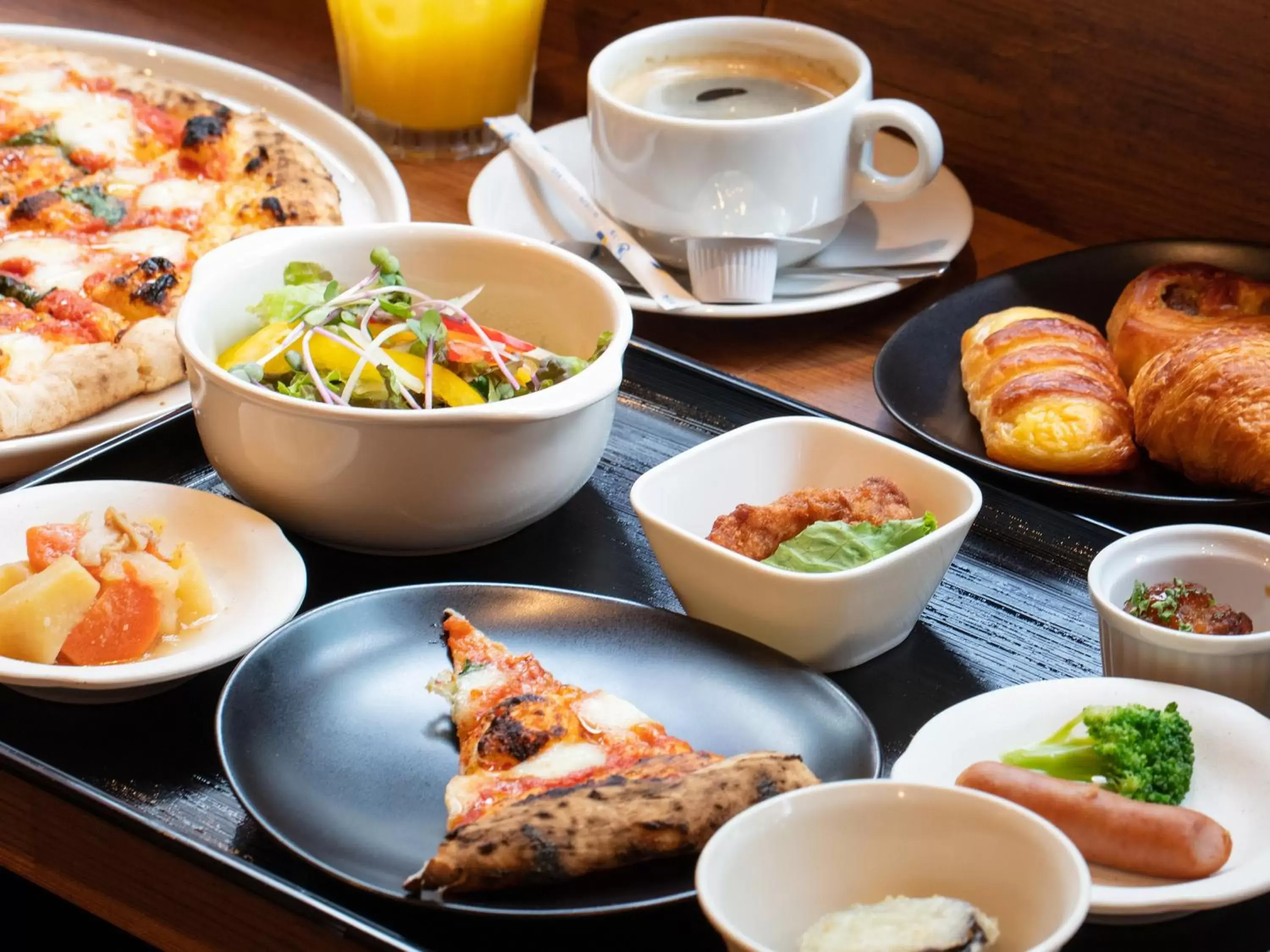 Restaurant/places to eat in APA Hotel Roppongi SIX