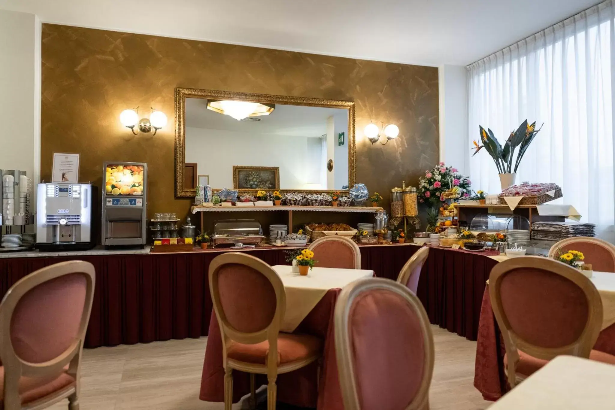 Restaurant/Places to Eat in Hotel Alga