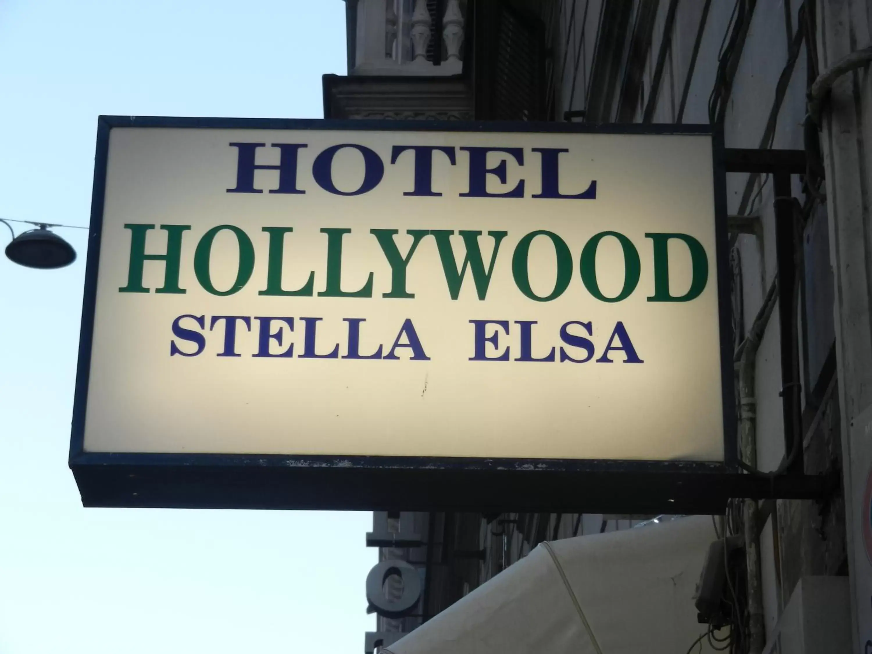 Property logo or sign in Hotel Hollywood