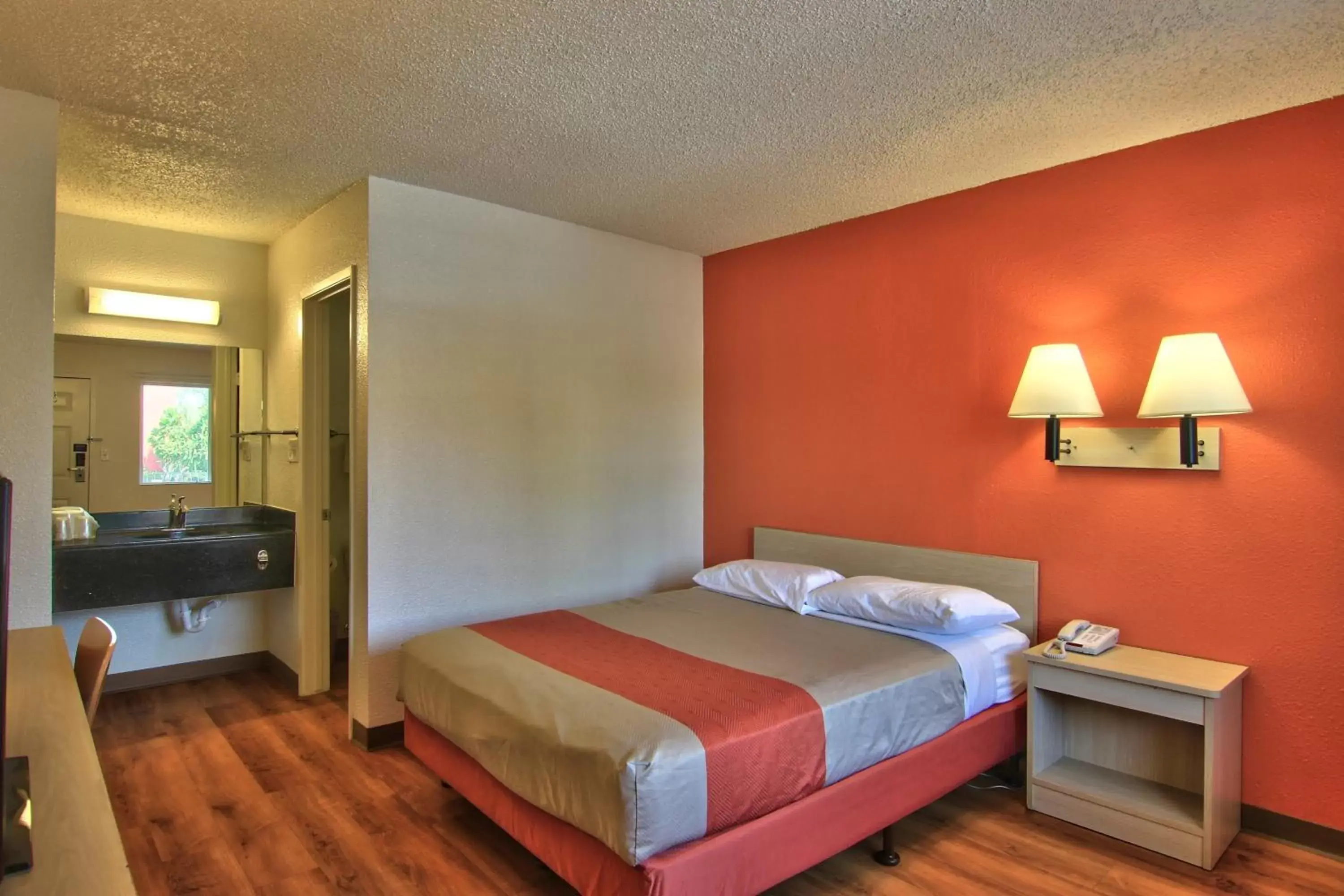 Bedroom, Bed in Motel 6-Sacramento, CA - Old Sacramento North