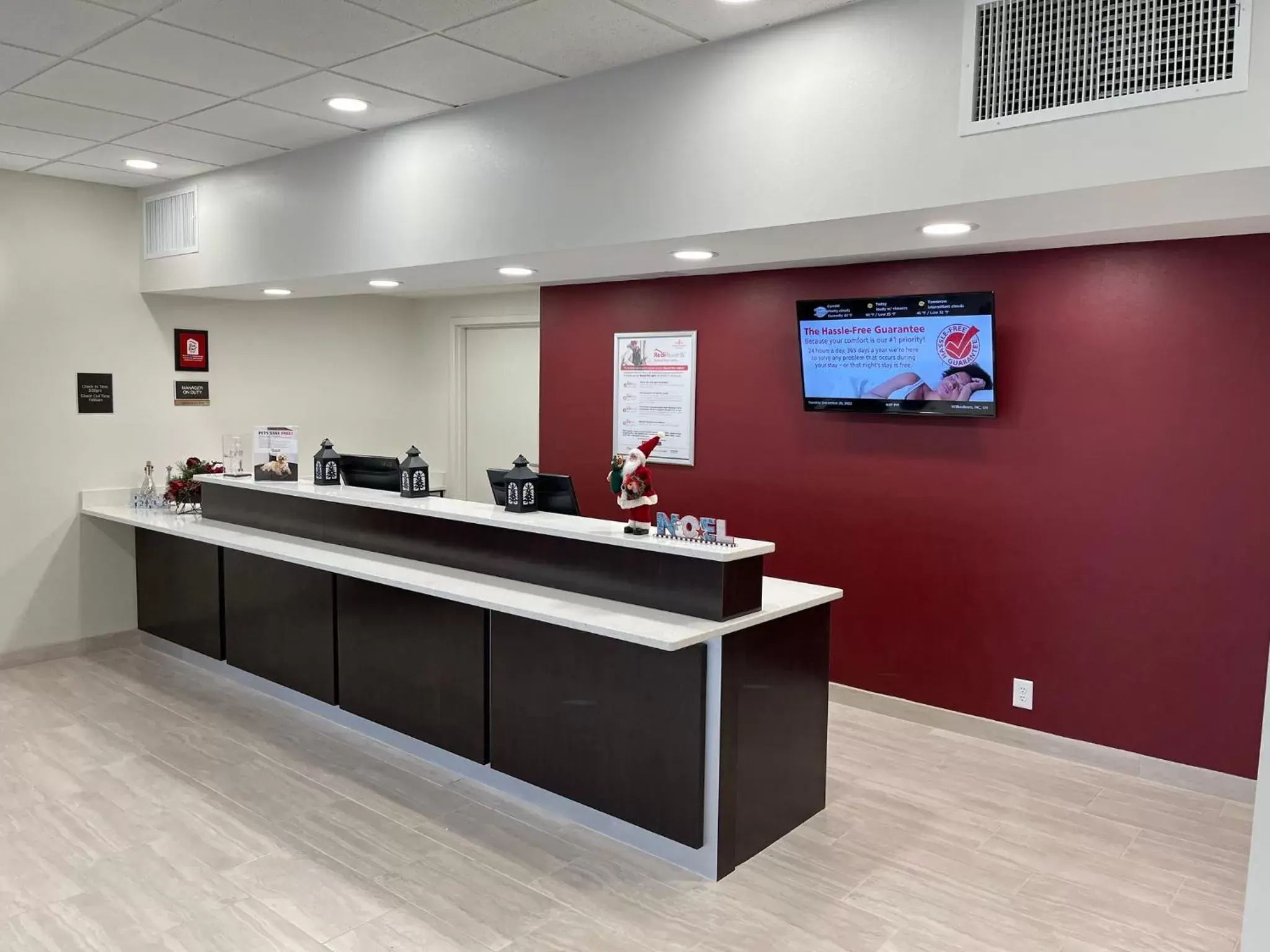 Lobby or reception in Red Roof Inn & Suites Wilkesboro