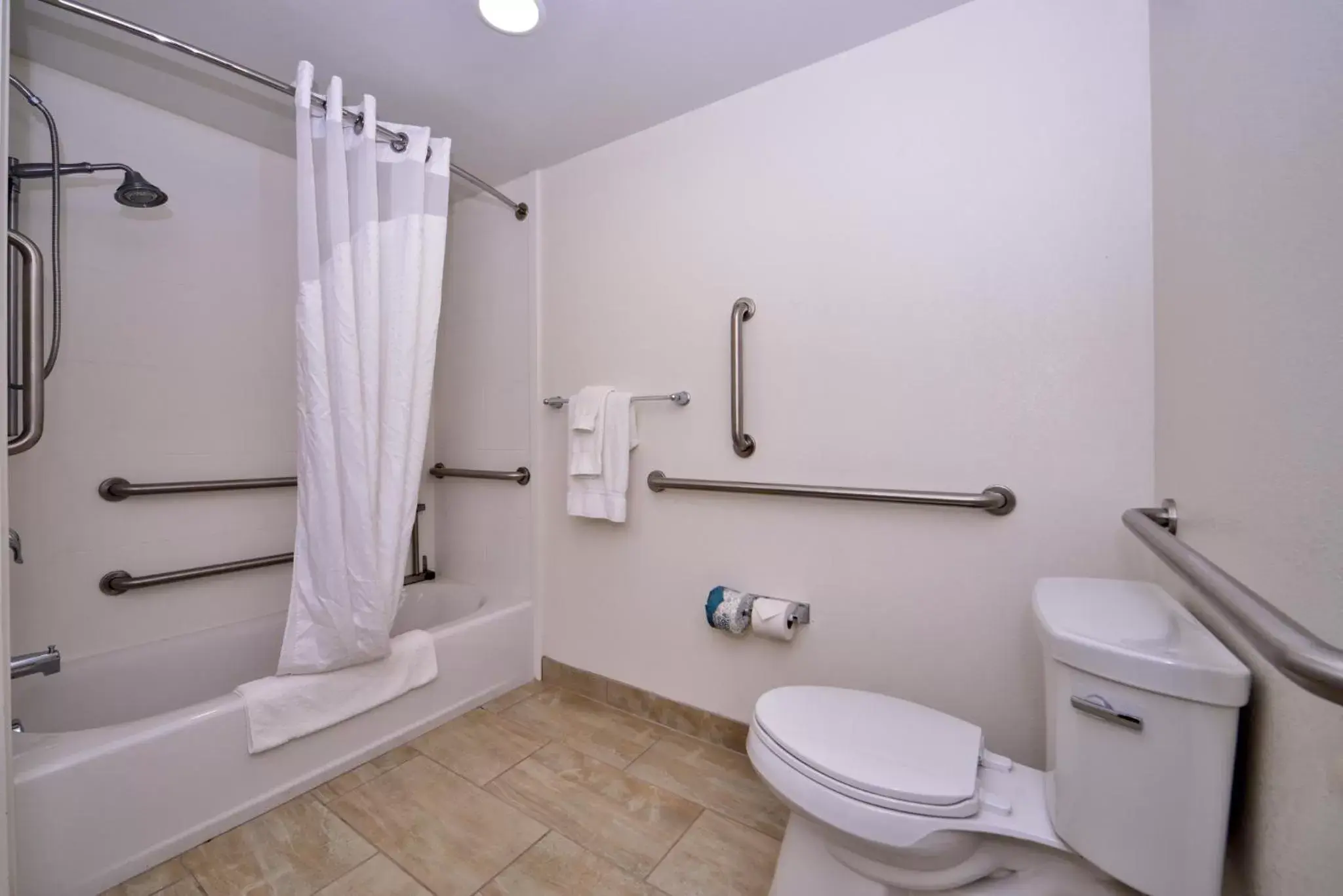 Photo of the whole room, Bathroom in Holiday Inn Express Hotels Page, an IHG Hotel