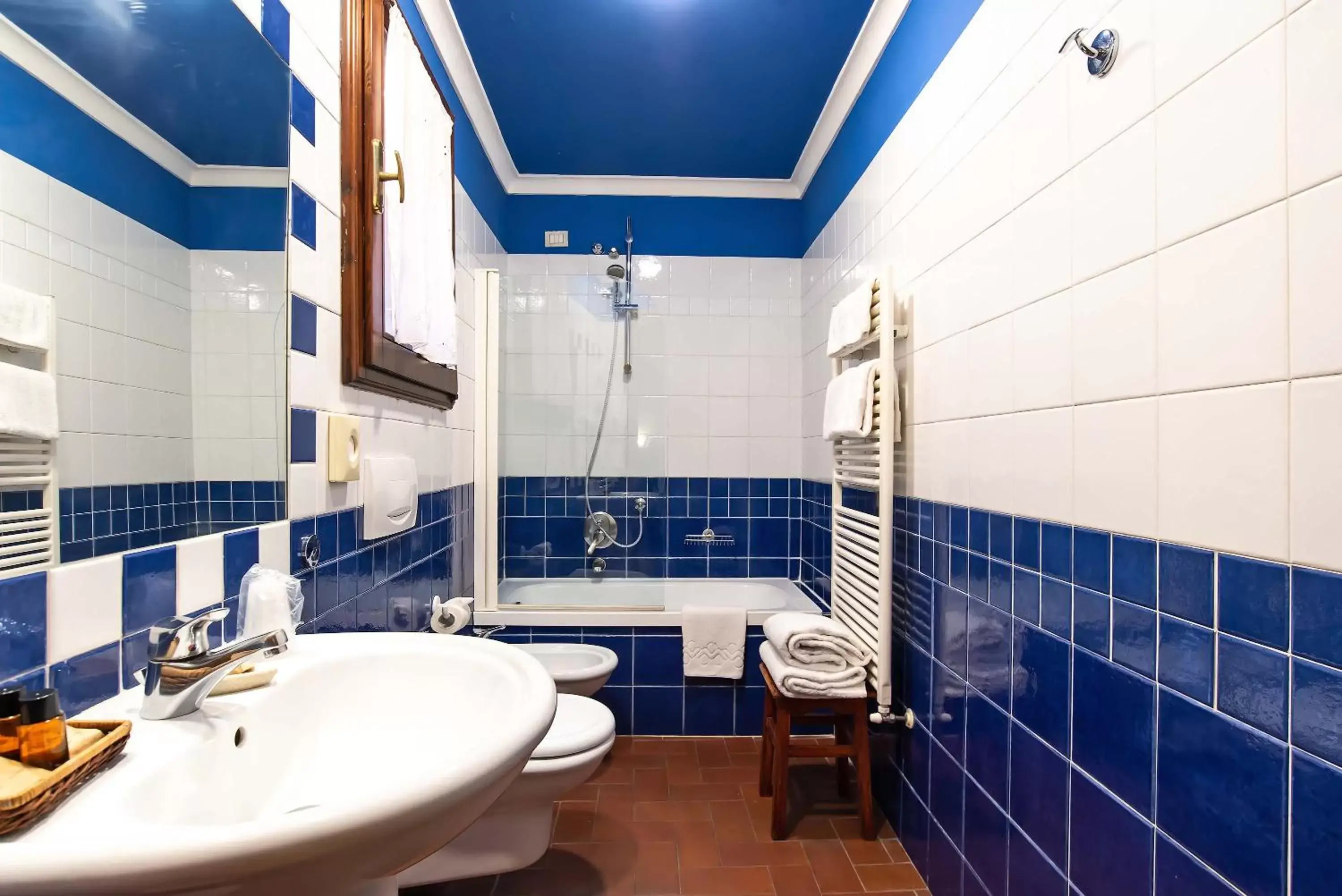 Bathroom in Hotel Porta Faenza
