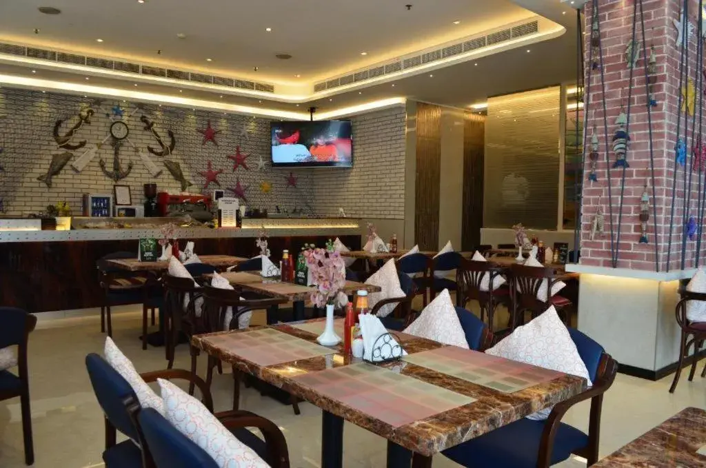 Restaurant/Places to Eat in Orchid Hotel