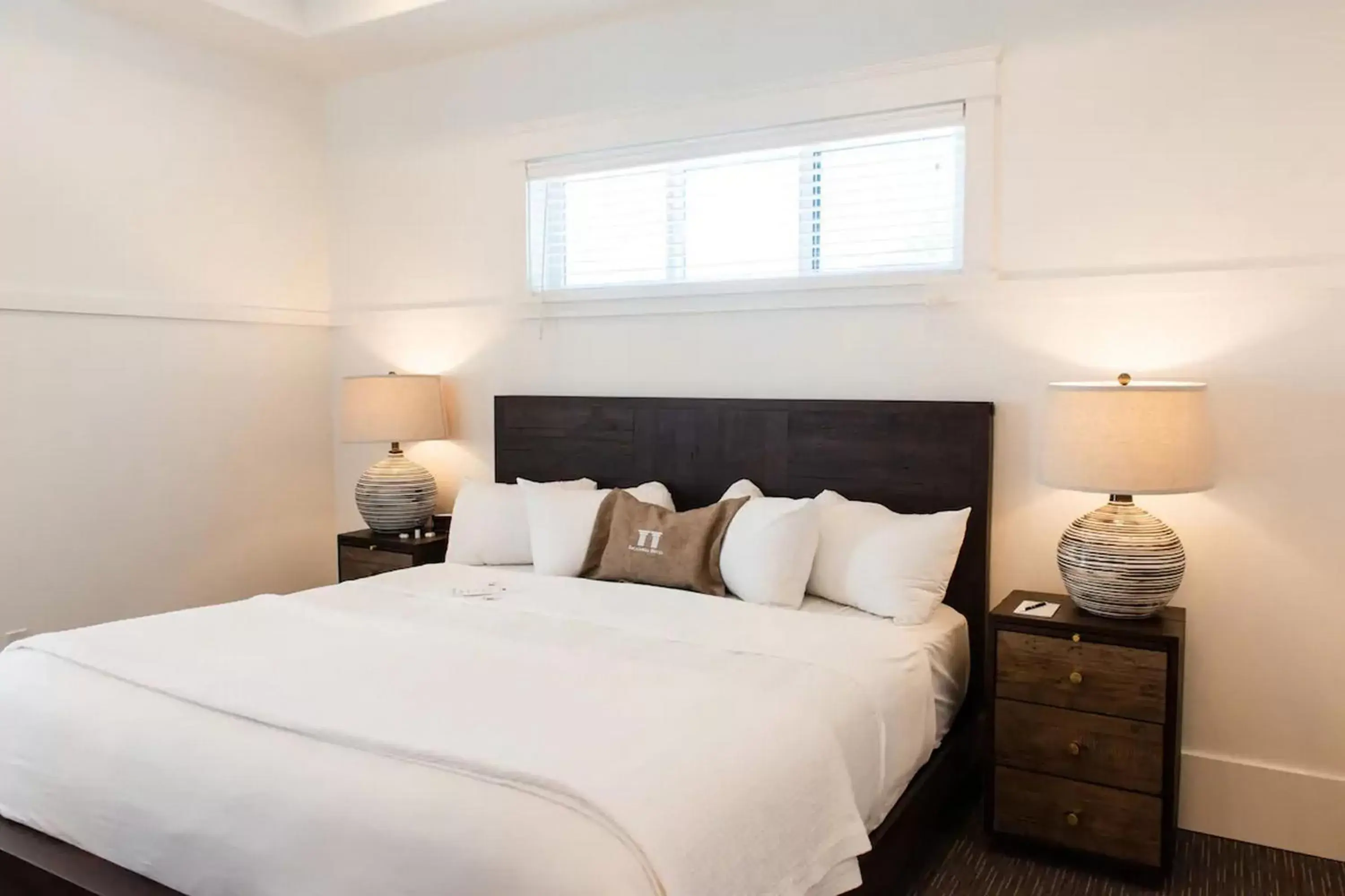 King Studio with Sofa Bed in The Sacajawea Hotel King Studio with Sofa Bed in The Sacajawea Hotel