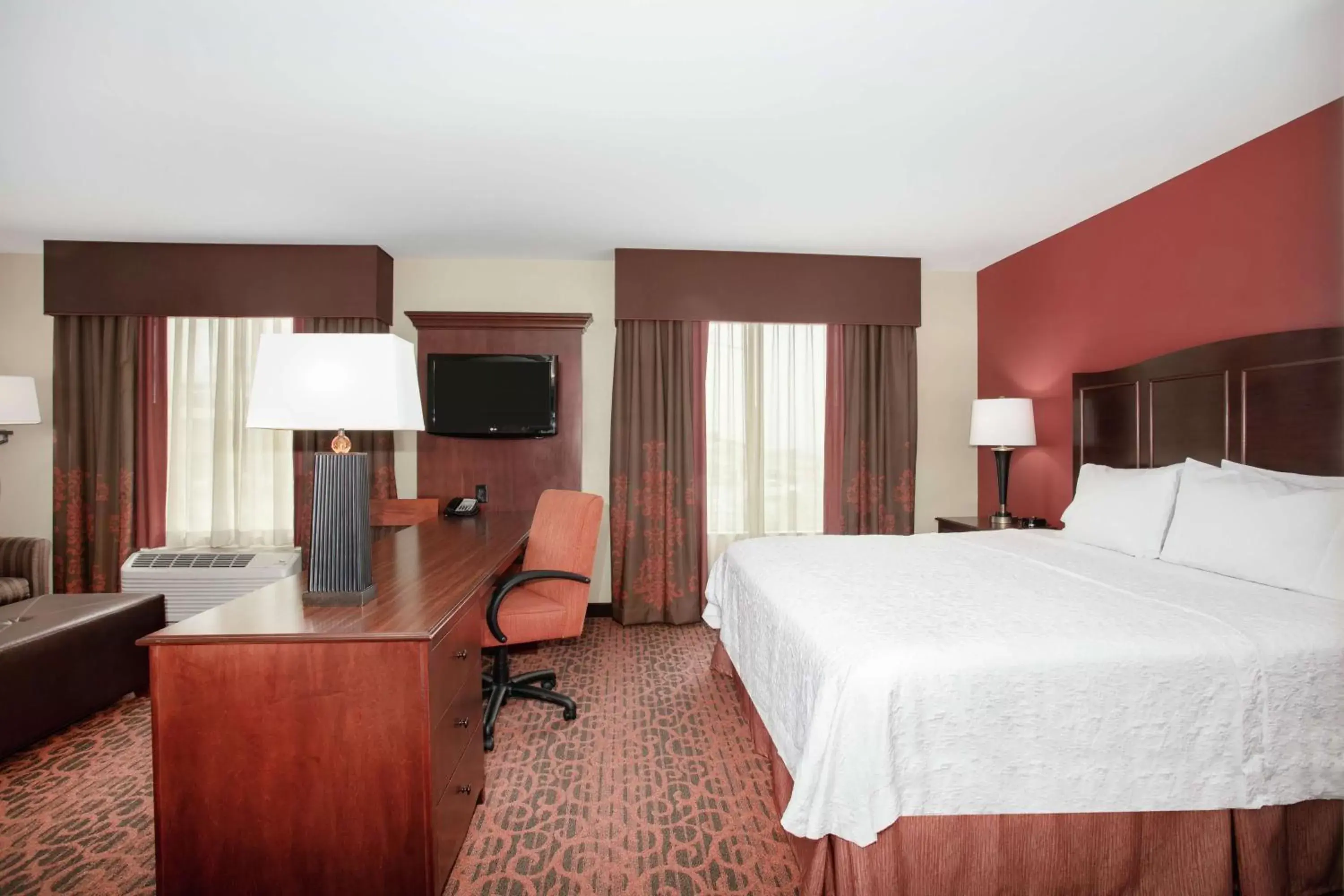 Bedroom in Hampton Inn and Suites Denver/South-RidgeGate