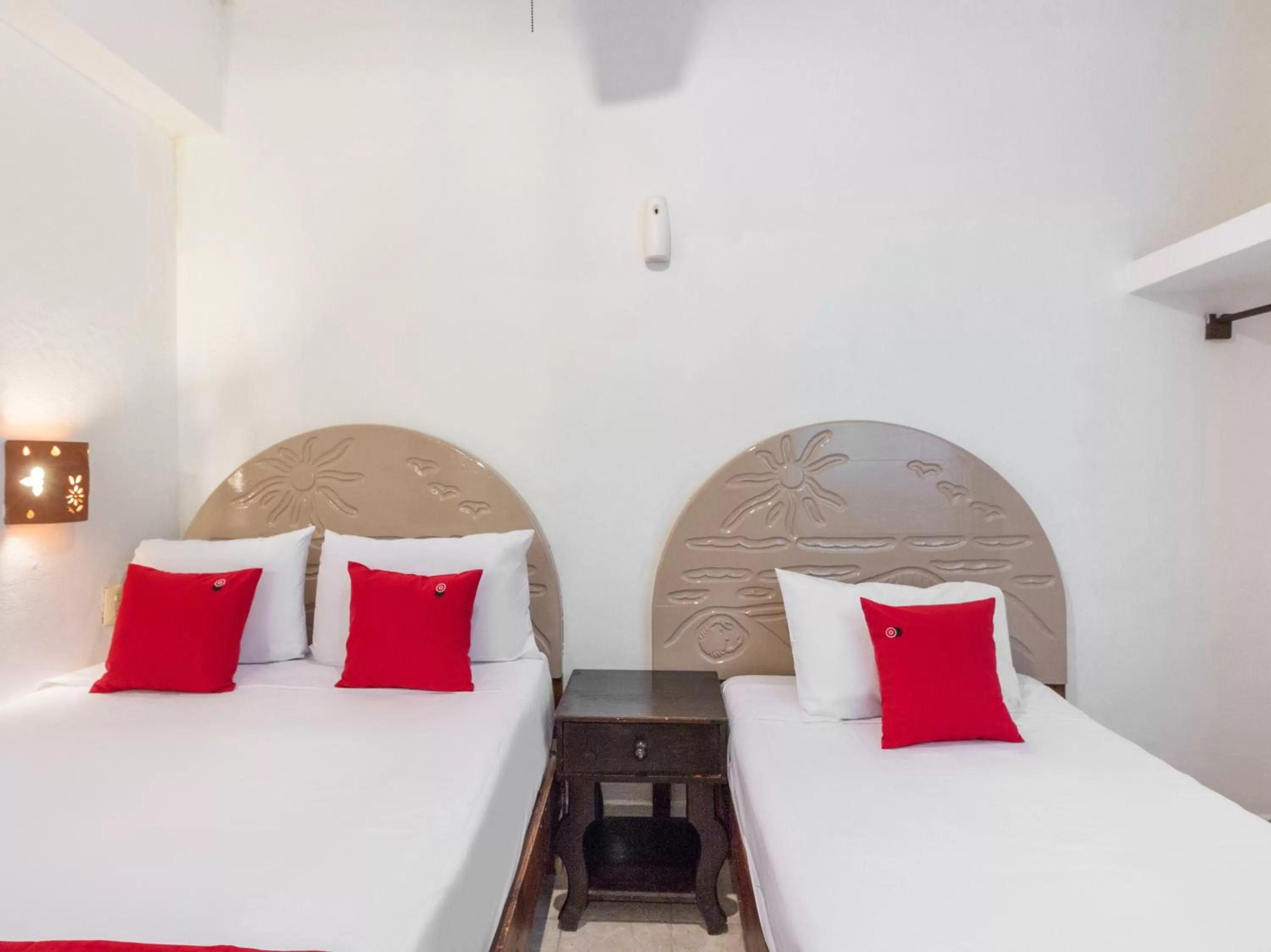 Photo of the whole room, Bed in Hotel Rath