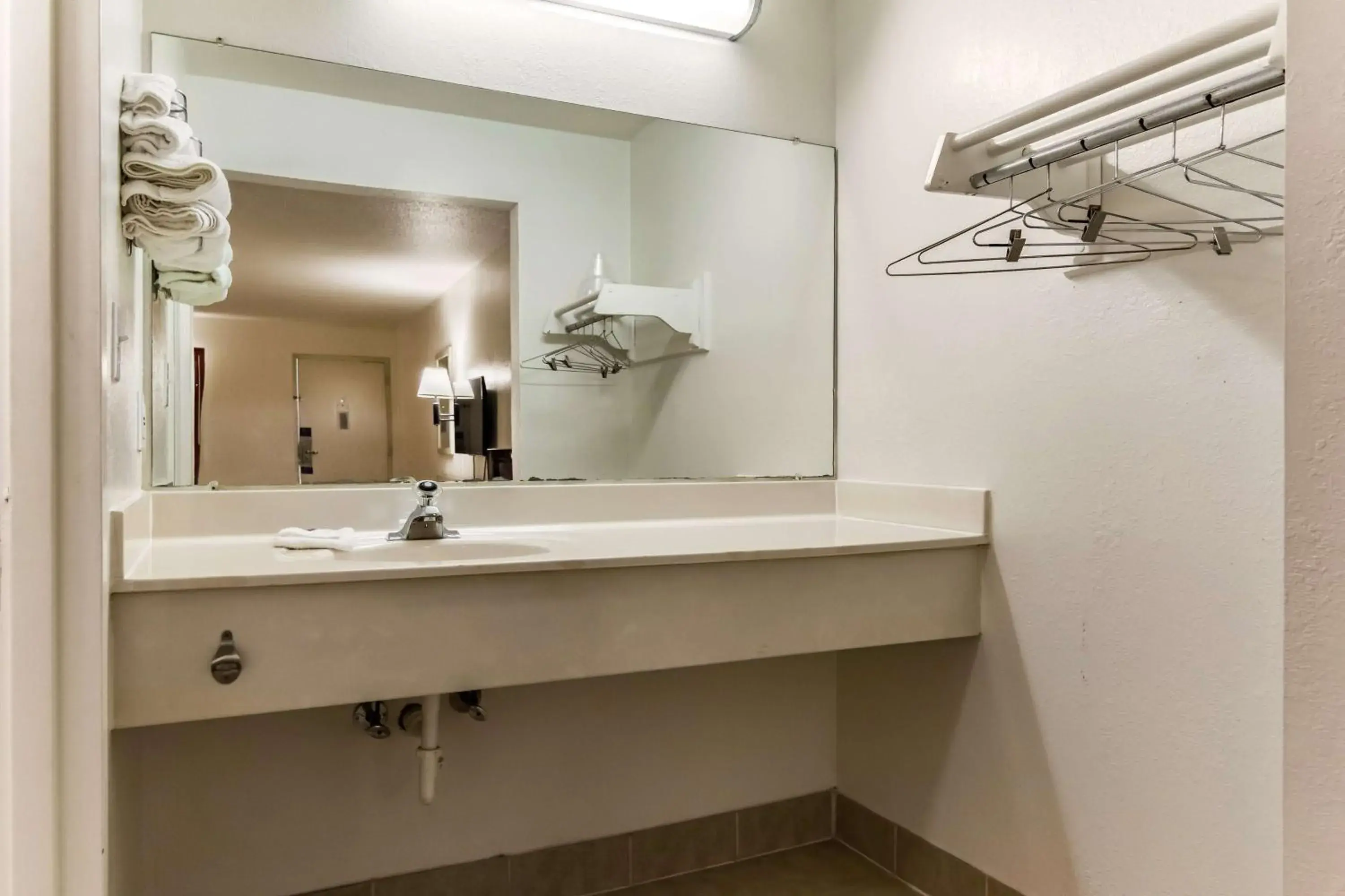 Bathroom in Motel 6-Raleigh, NC - Cary