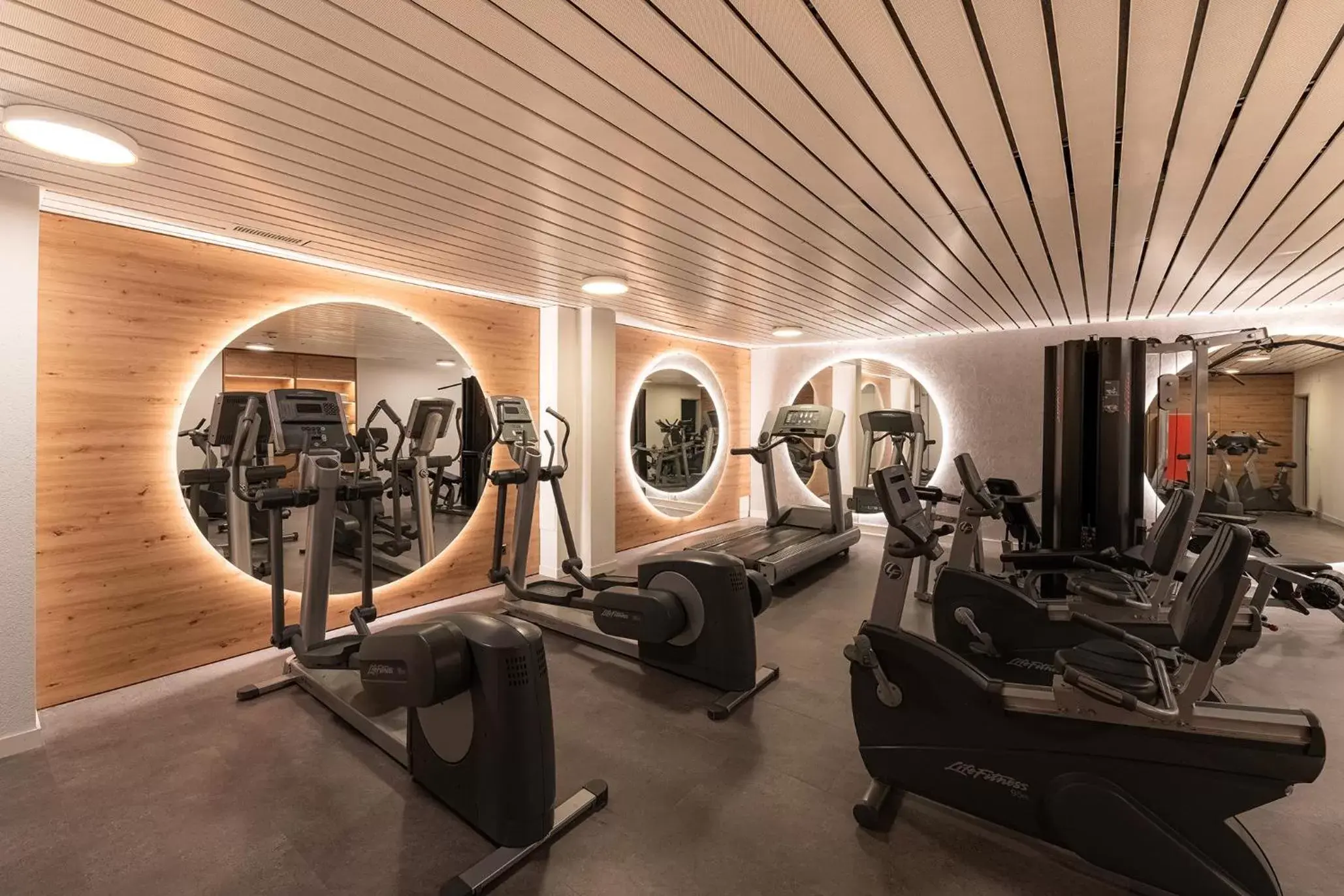 Spa and wellness centre/facilities, Fitness Center/Facilities in Victoria Hotel & Residence