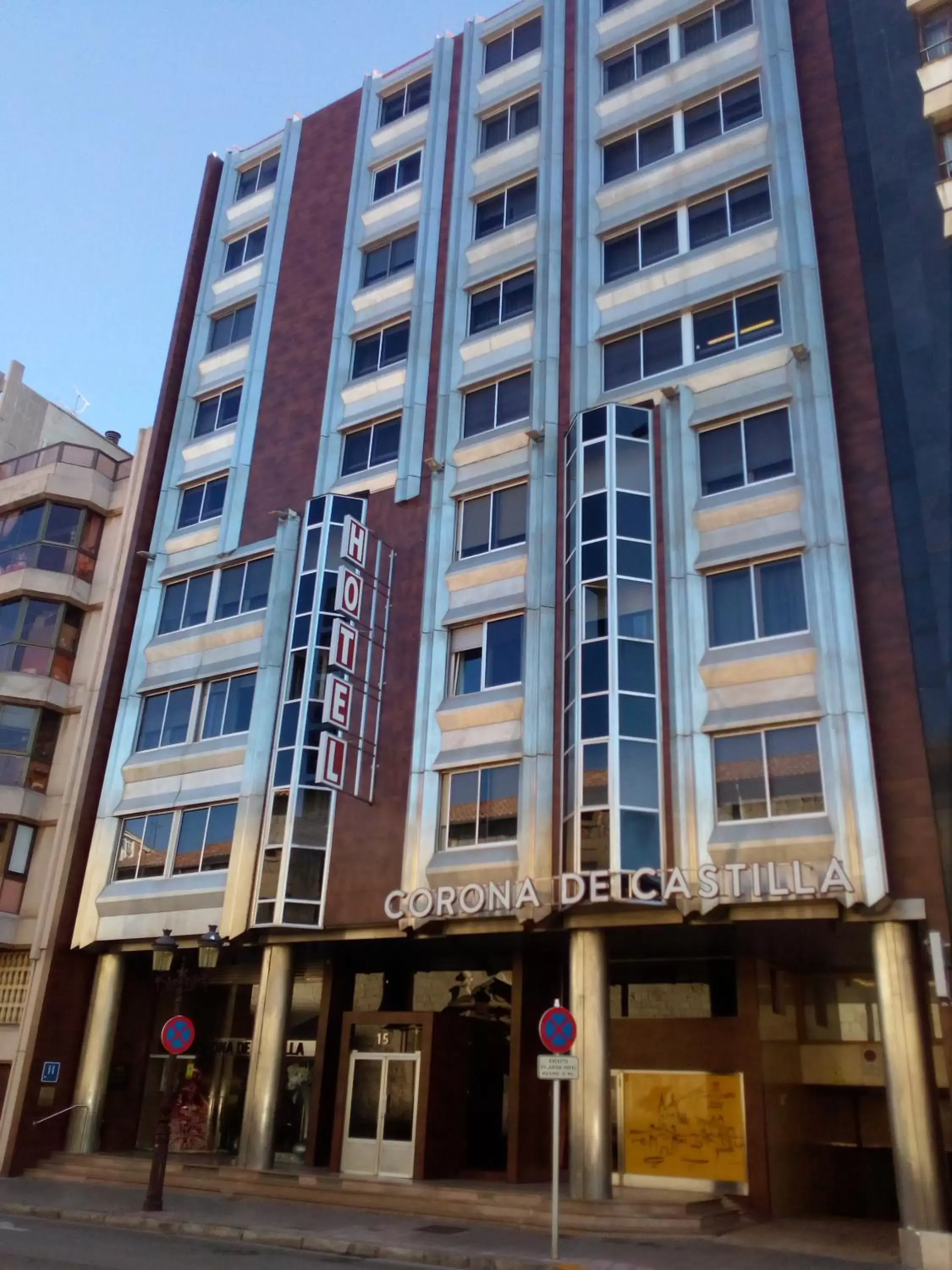 Facade/entrance, Property Building in Hotel Corona de Castilla Burgos