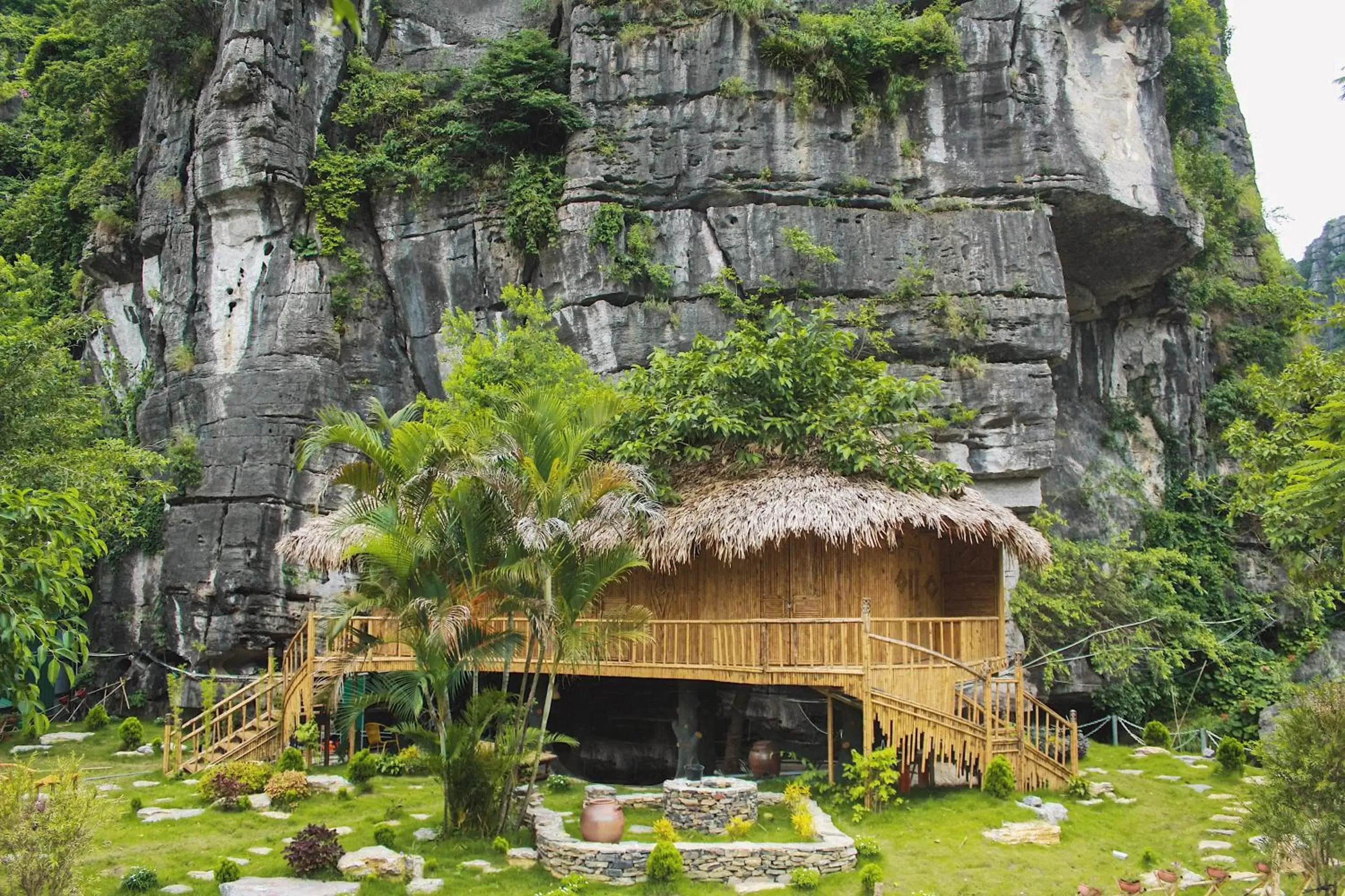 Garden view, Property Building in Mua Caves Ecolodge (Hang Mua)