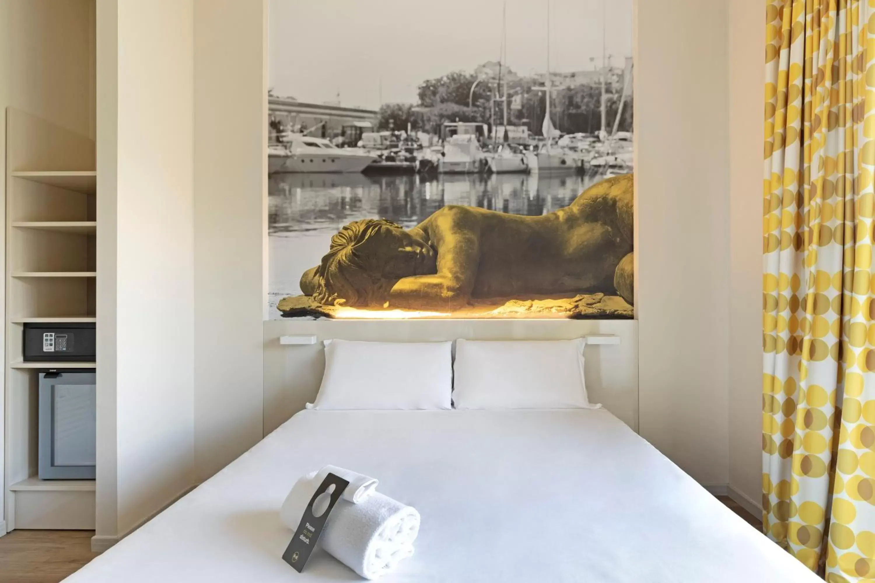 Bedroom, Bed in B&B Hotel Savona
