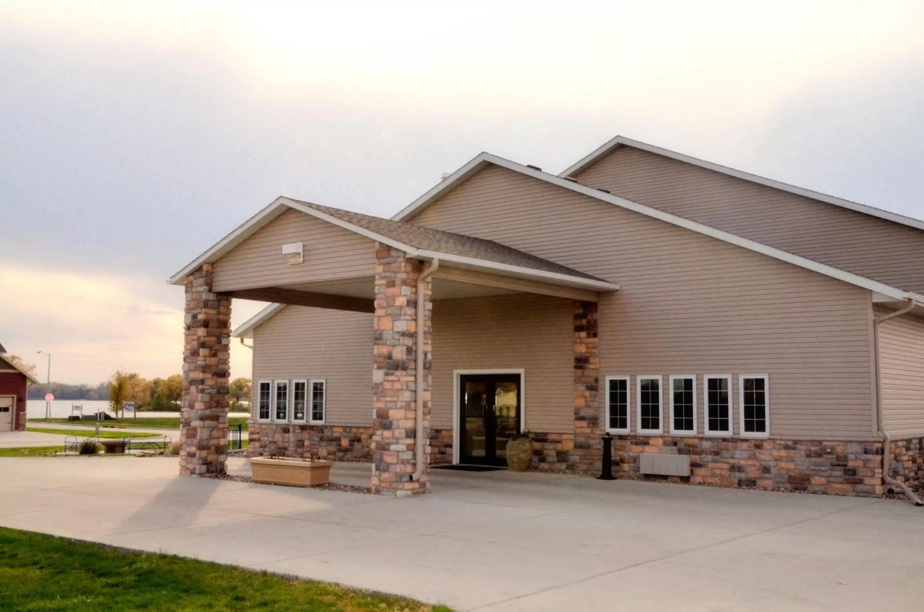 Cobblestone Inn & Suites - Lake View Cobblestone Inn & Suites - Lake View