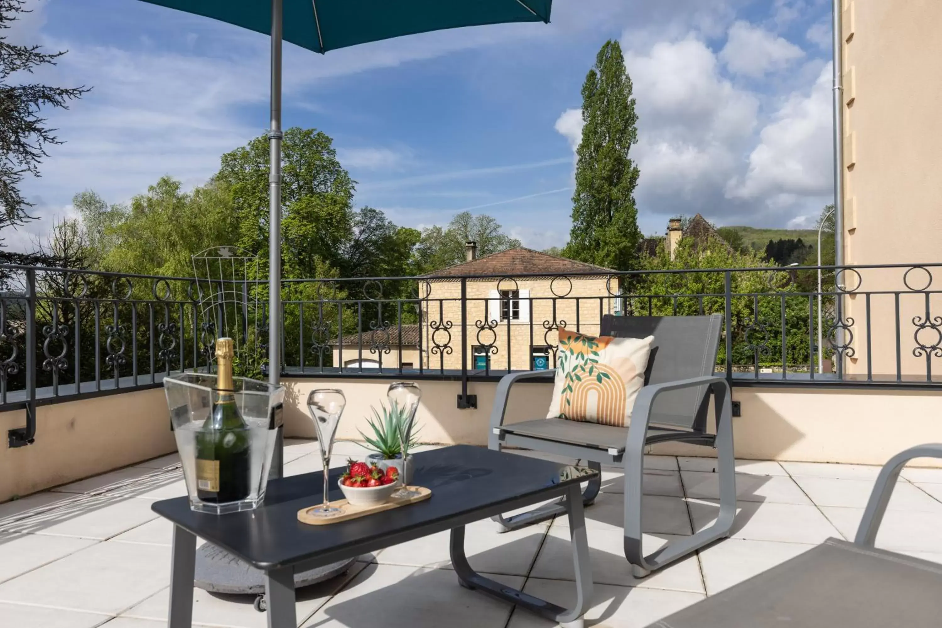 Patio in Hotel-Restaurant des Augustins - Cosy Places by CC - Proche Sarlat