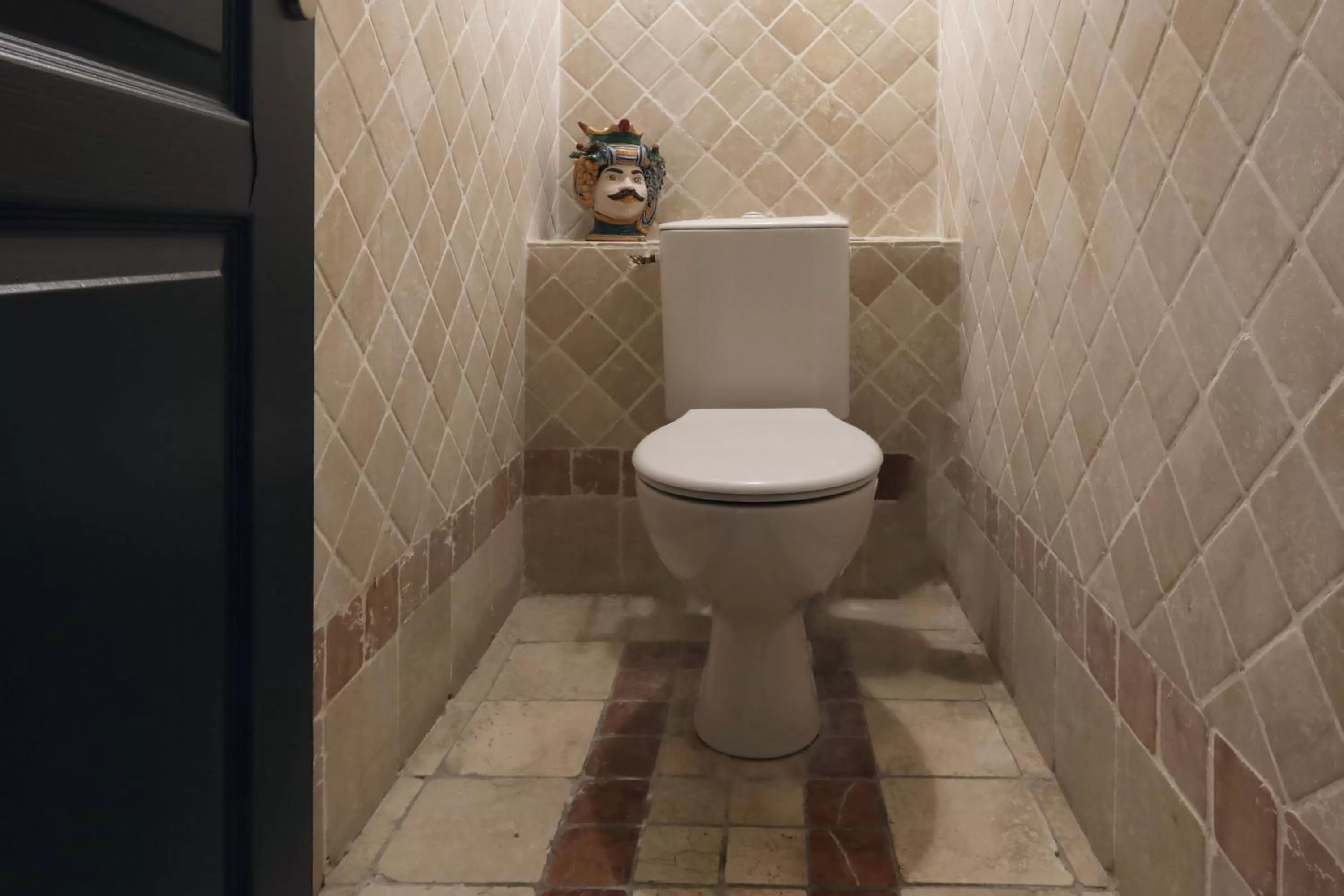 Bathroom in Luxe et sérénité au cœur de Saint-Tropez Suites spacieuses avec jardin enchanteur La Romana