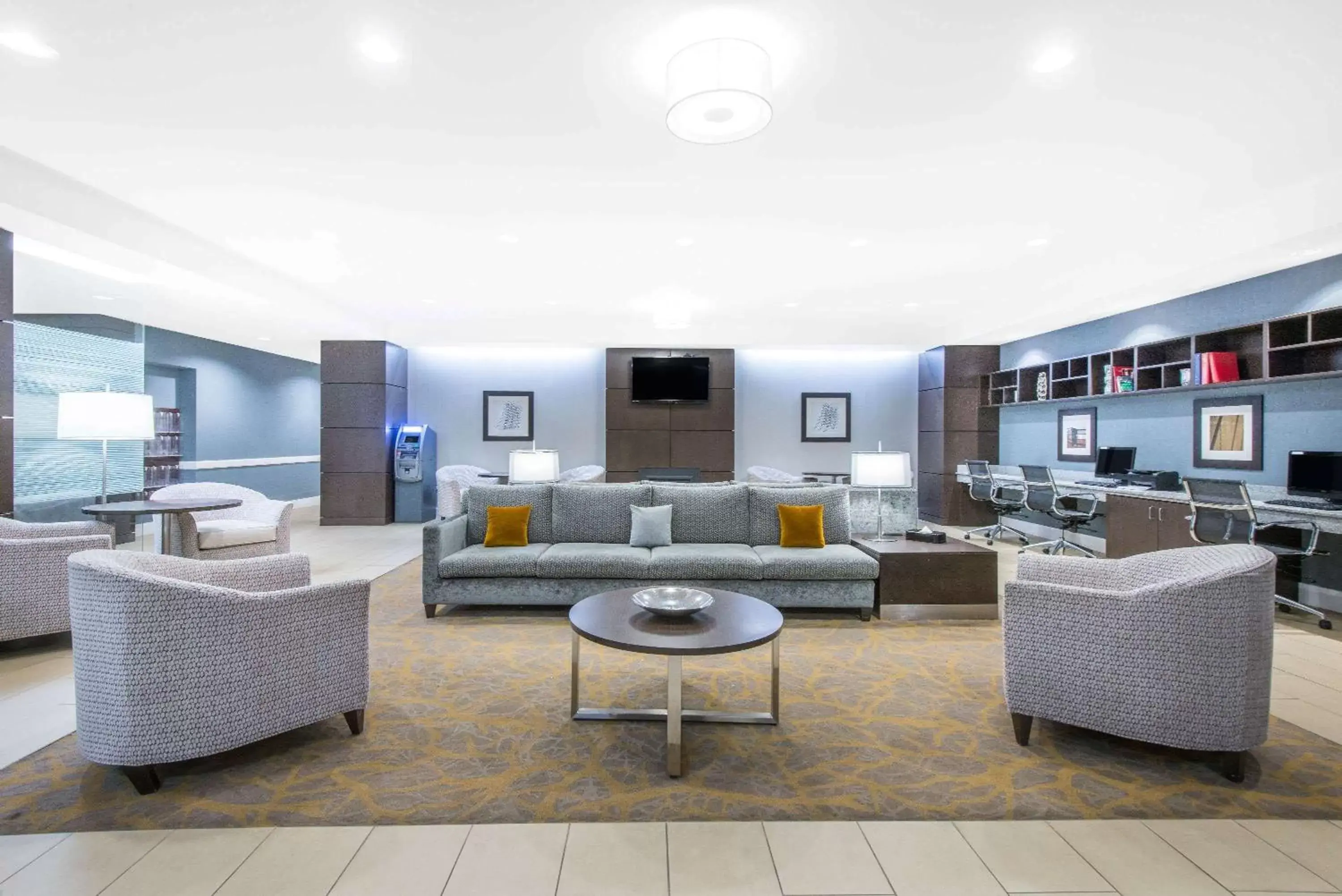 Lobby or reception, Seating Area in Wingate by Wyndham Niagara Falls