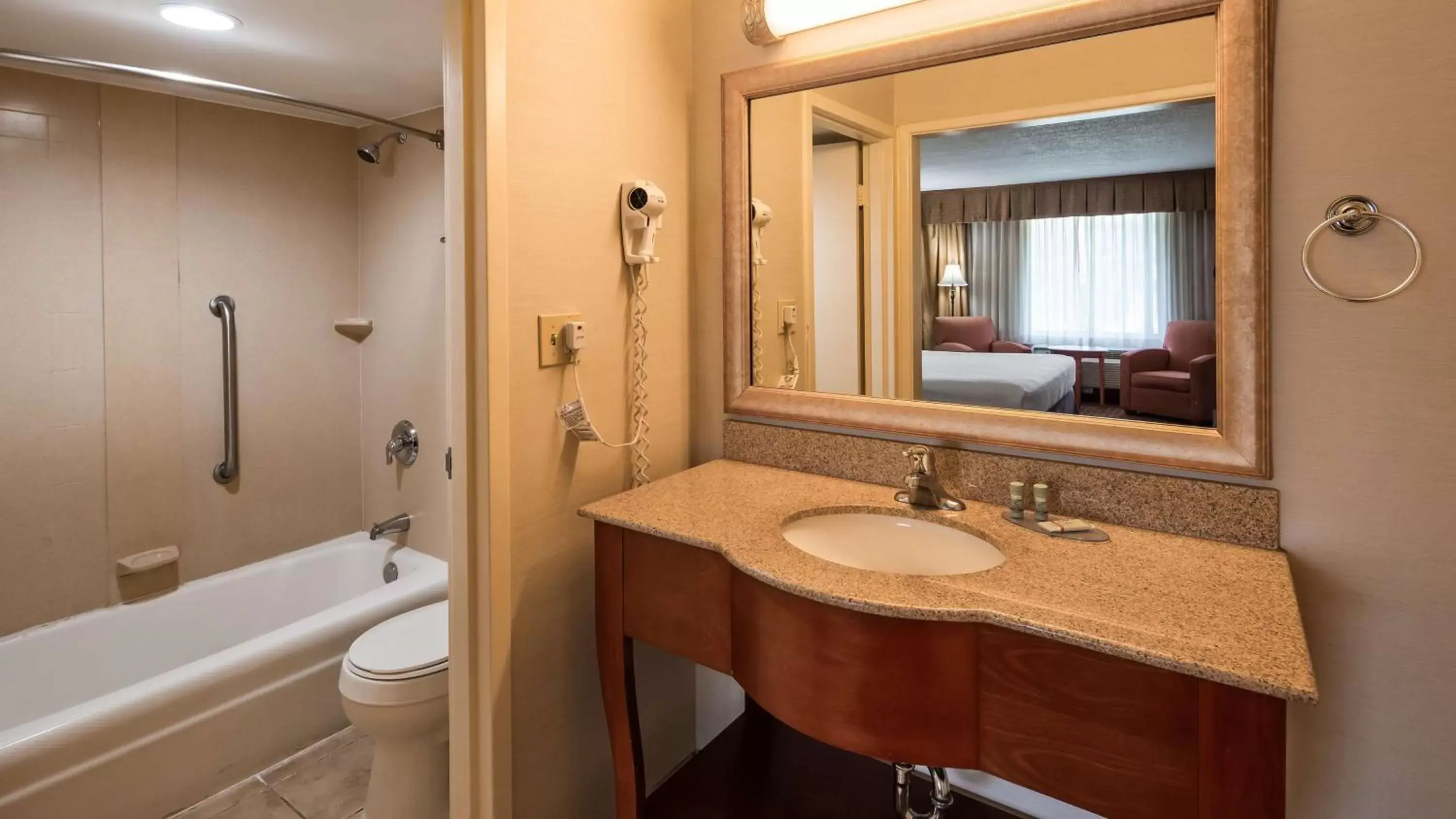 Photo of the whole room, Bathroom in Best Western Culpeper Inn