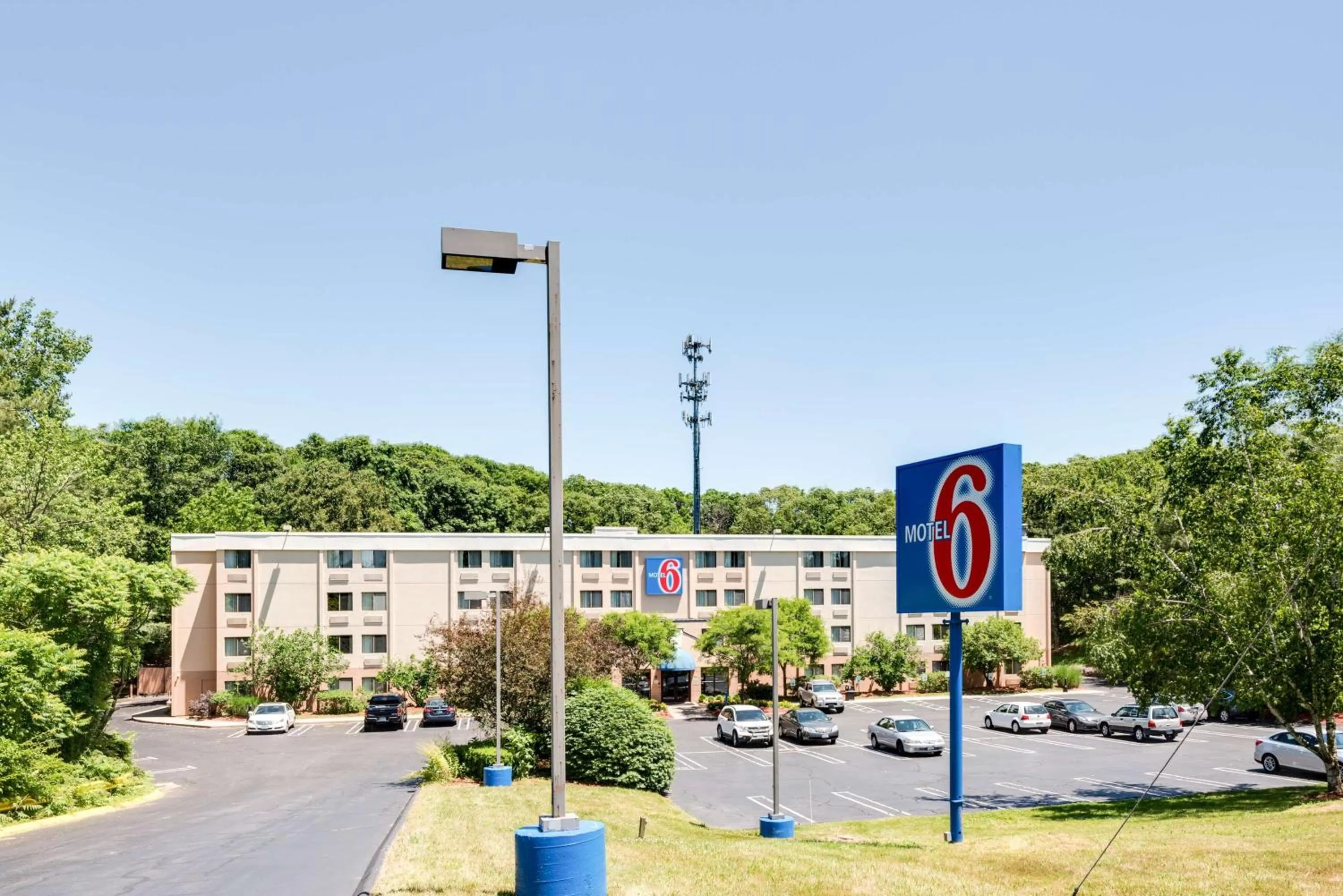 Property building in Motel 6-Milford, CT