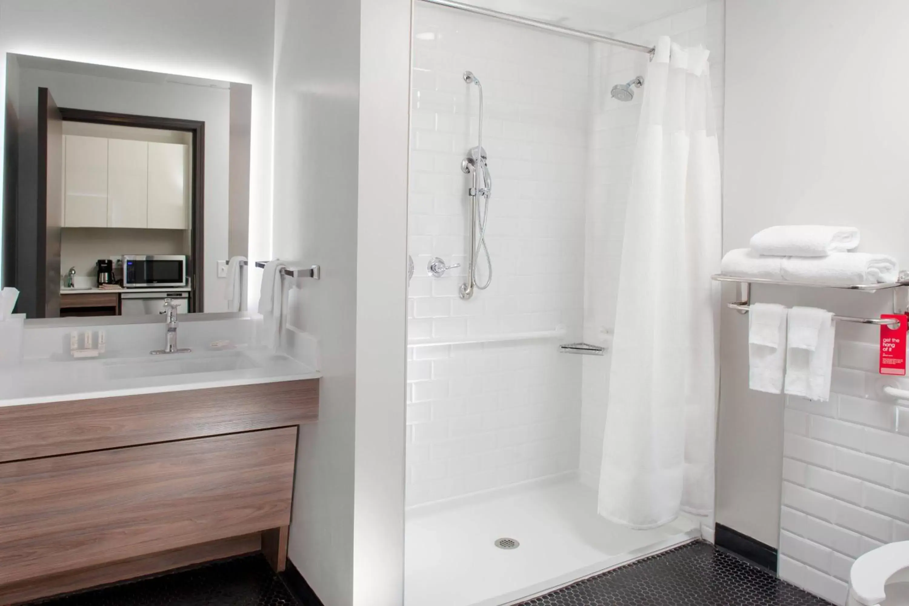 Bathroom in TownePlace Suites by Marriott Dallas Downtown