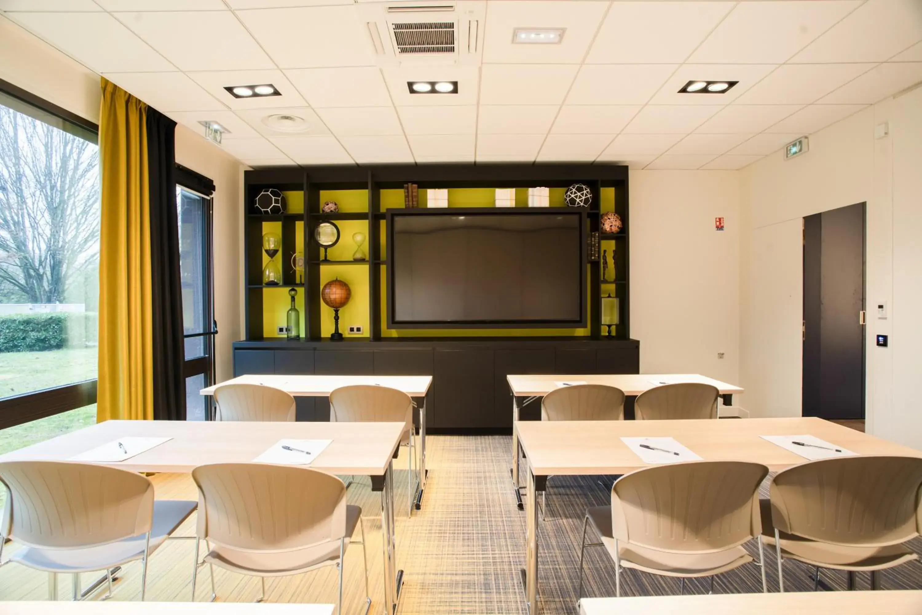 Meeting/conference room in Park & Suites Elégance Genève-Ferney Voltaire