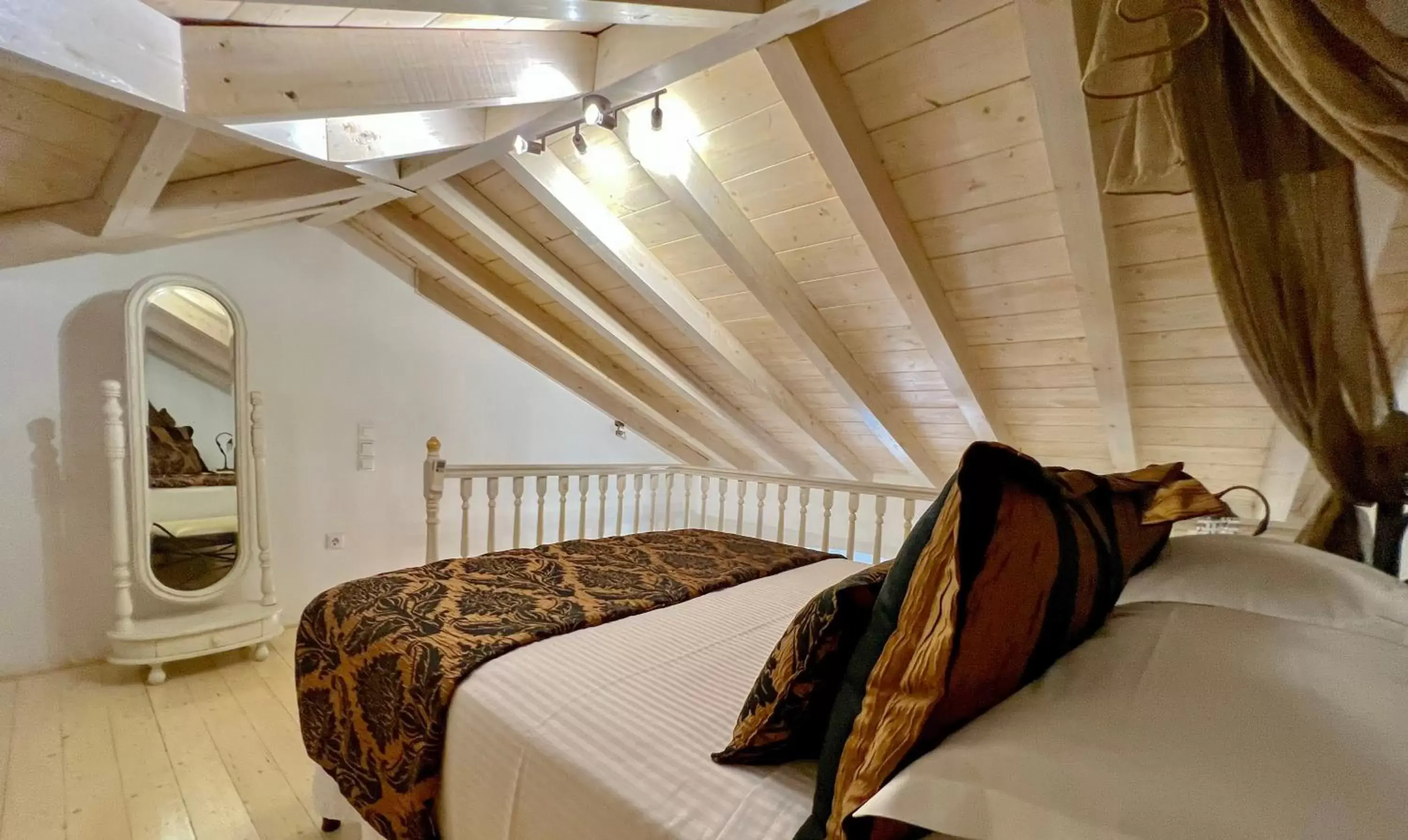 Bed in PortaDelMare deluxe suites