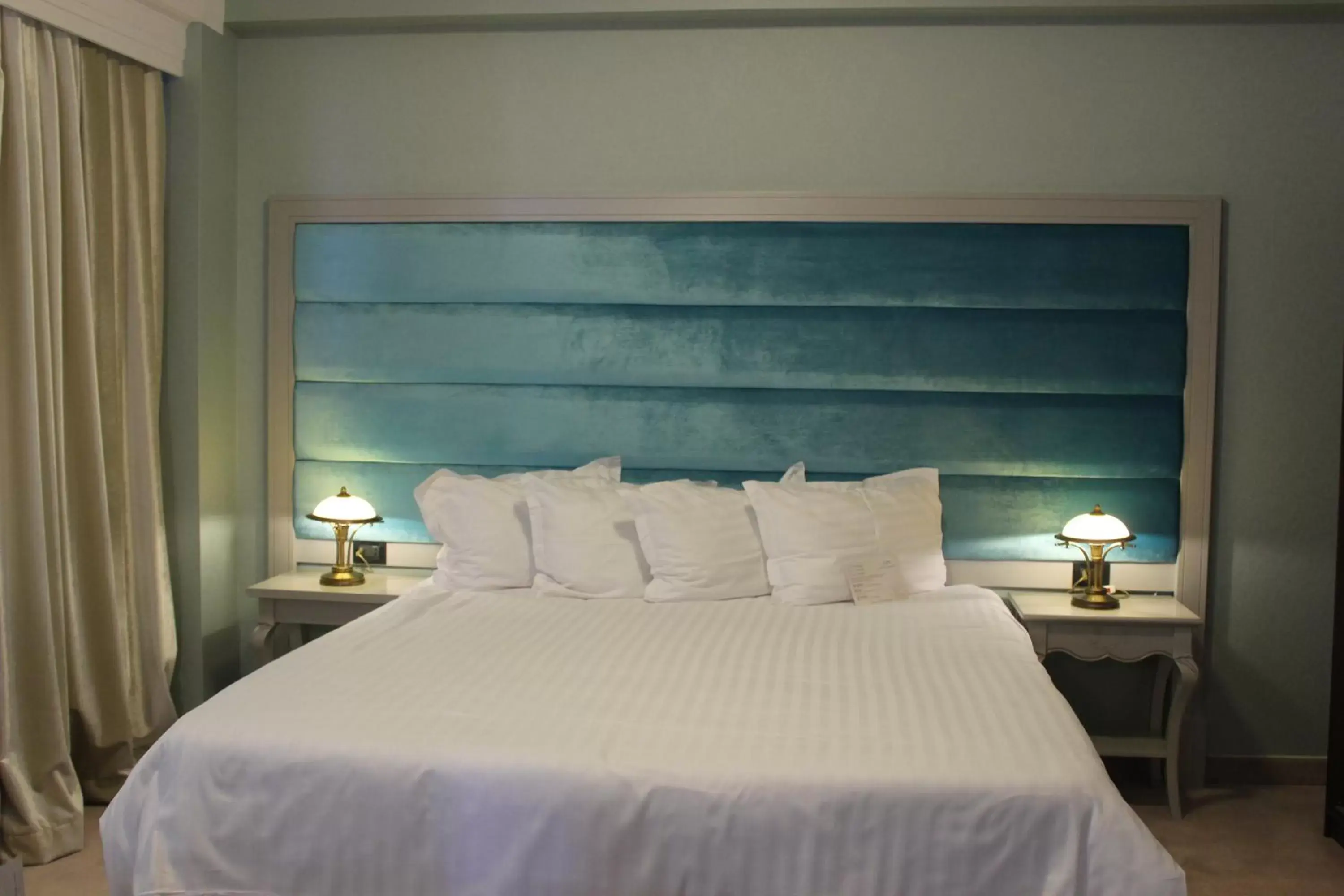 Bedroom, Bed in Phoenicia Grand Hotel