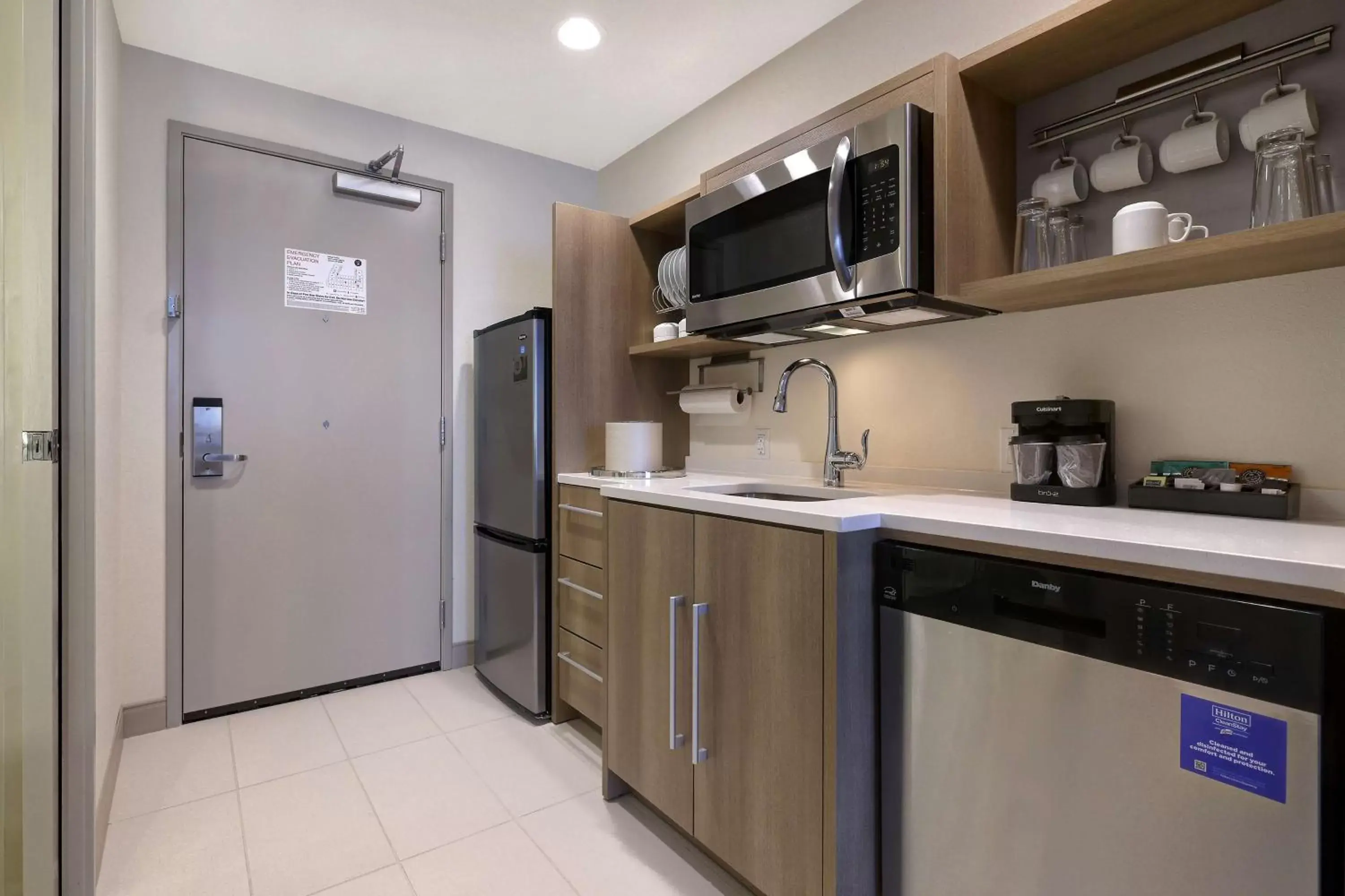 Kitchen or kitchenette, Kitchen/Kitchenette in Home2 Suites By Hilton Turlock, Ca