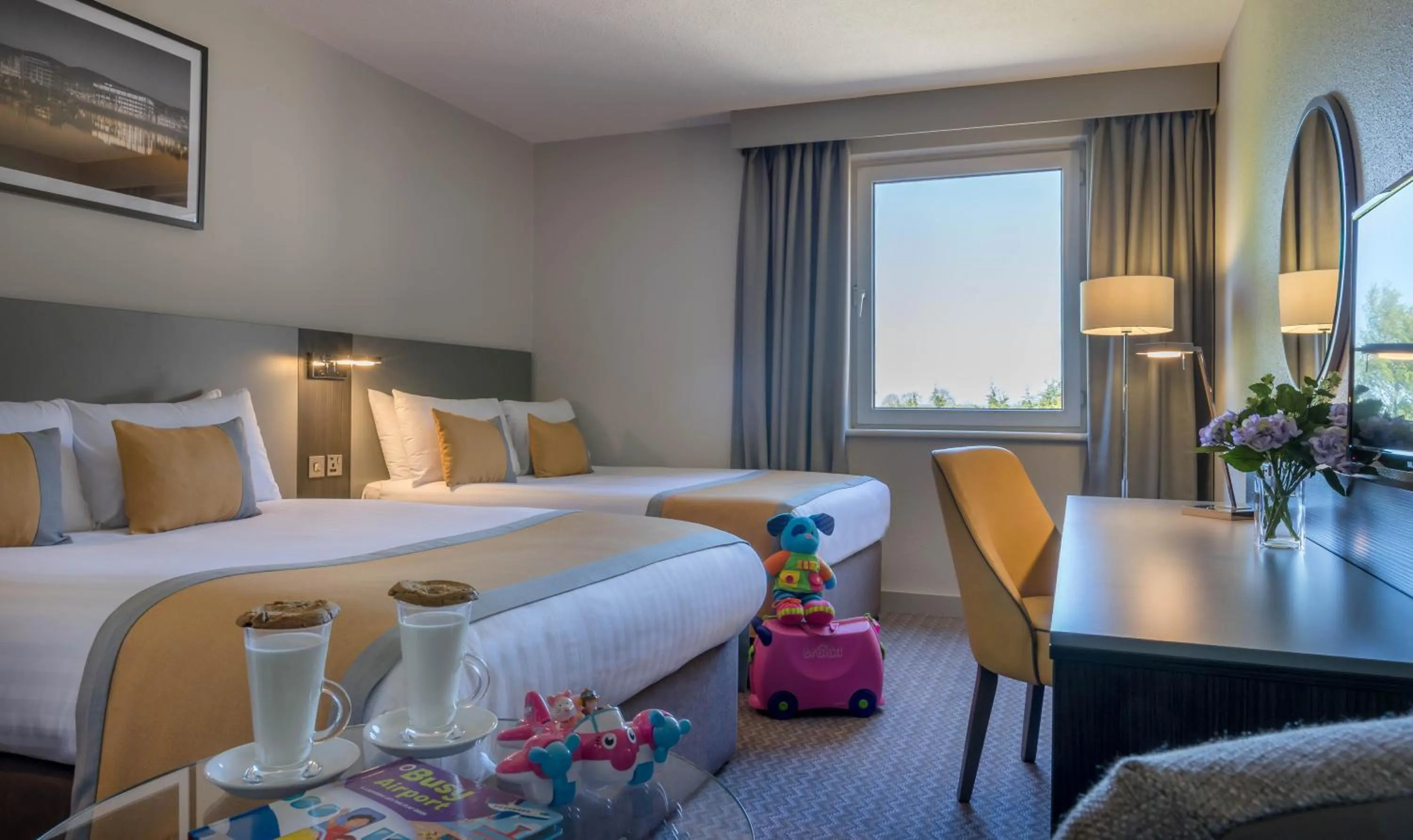 Bedroom, Bed in Maldron Hotel Belfast International Airport