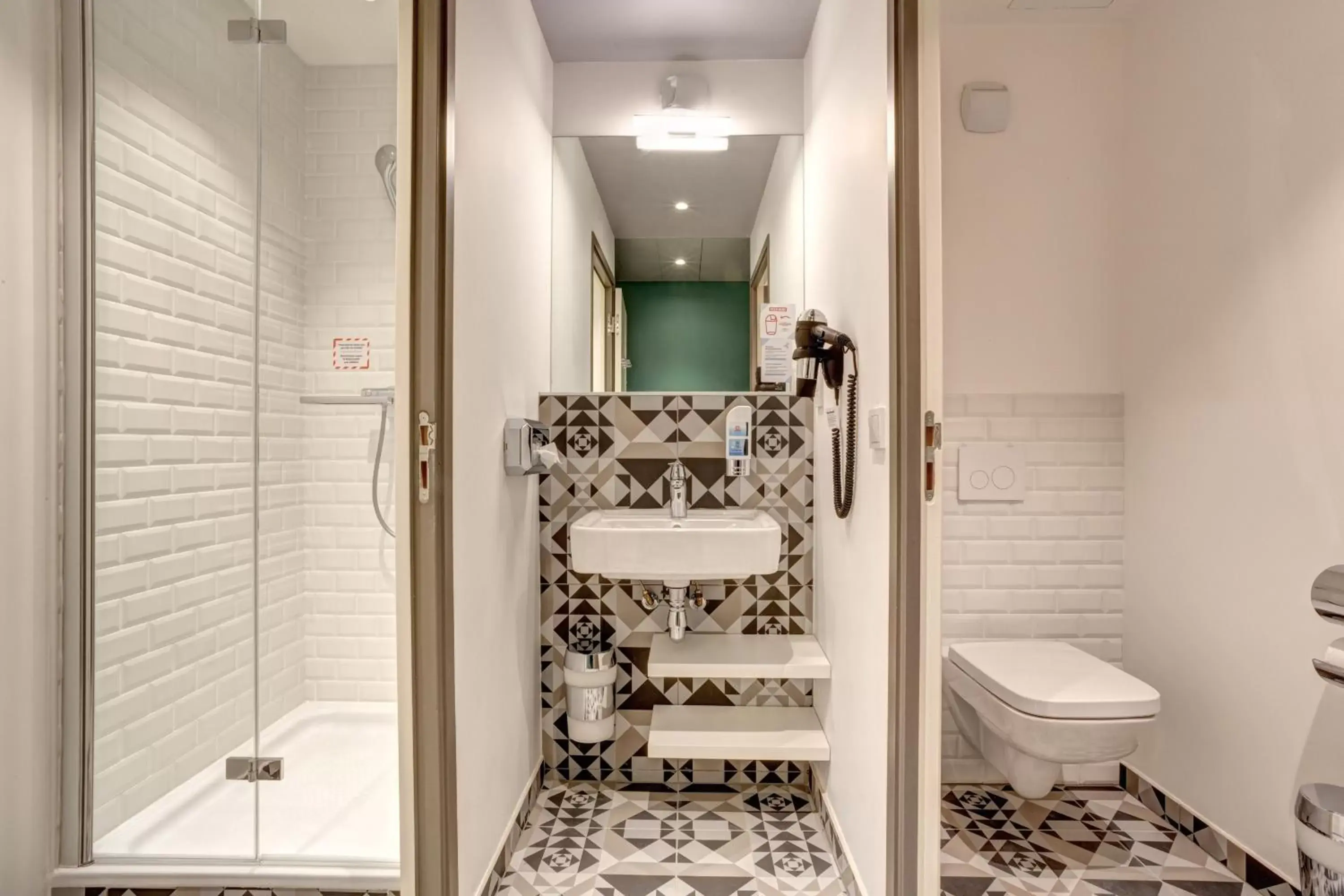 Toilet, Bathroom in MEININGER Hotel Paris Porte de Vincennes
