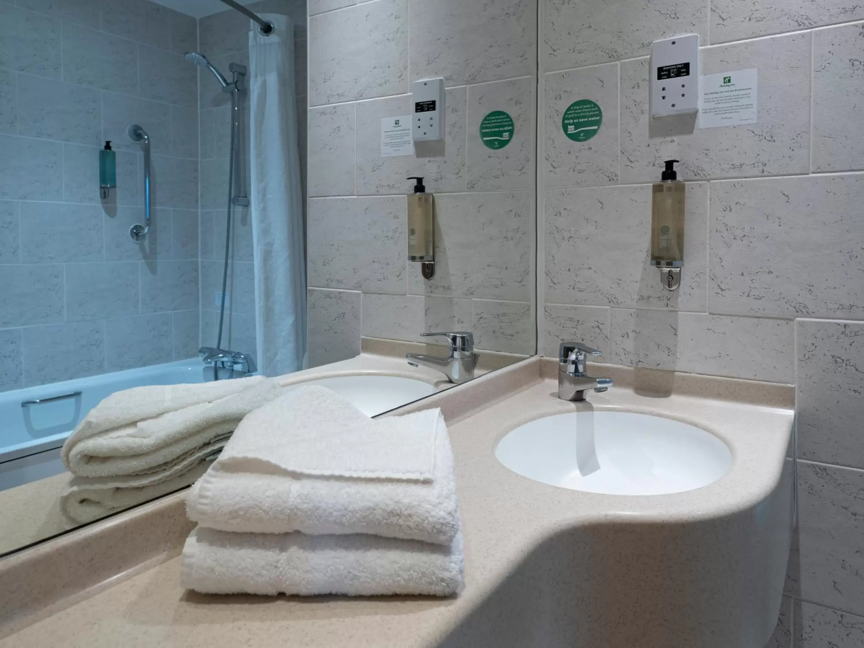 Bathroom in Holiday Inn Liverpool City Centre, an IHG Hotel