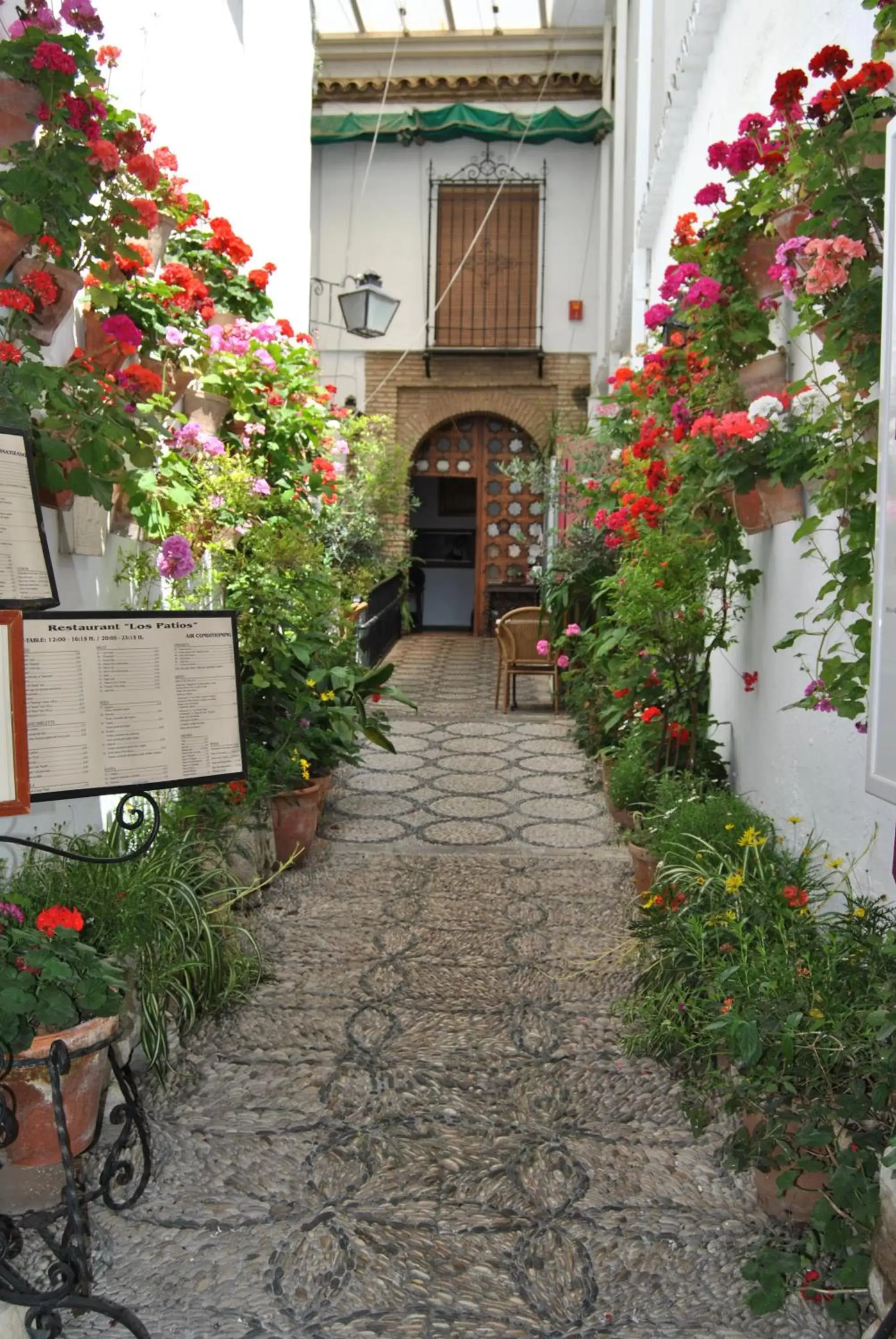 Facade/entrance in Los Patios