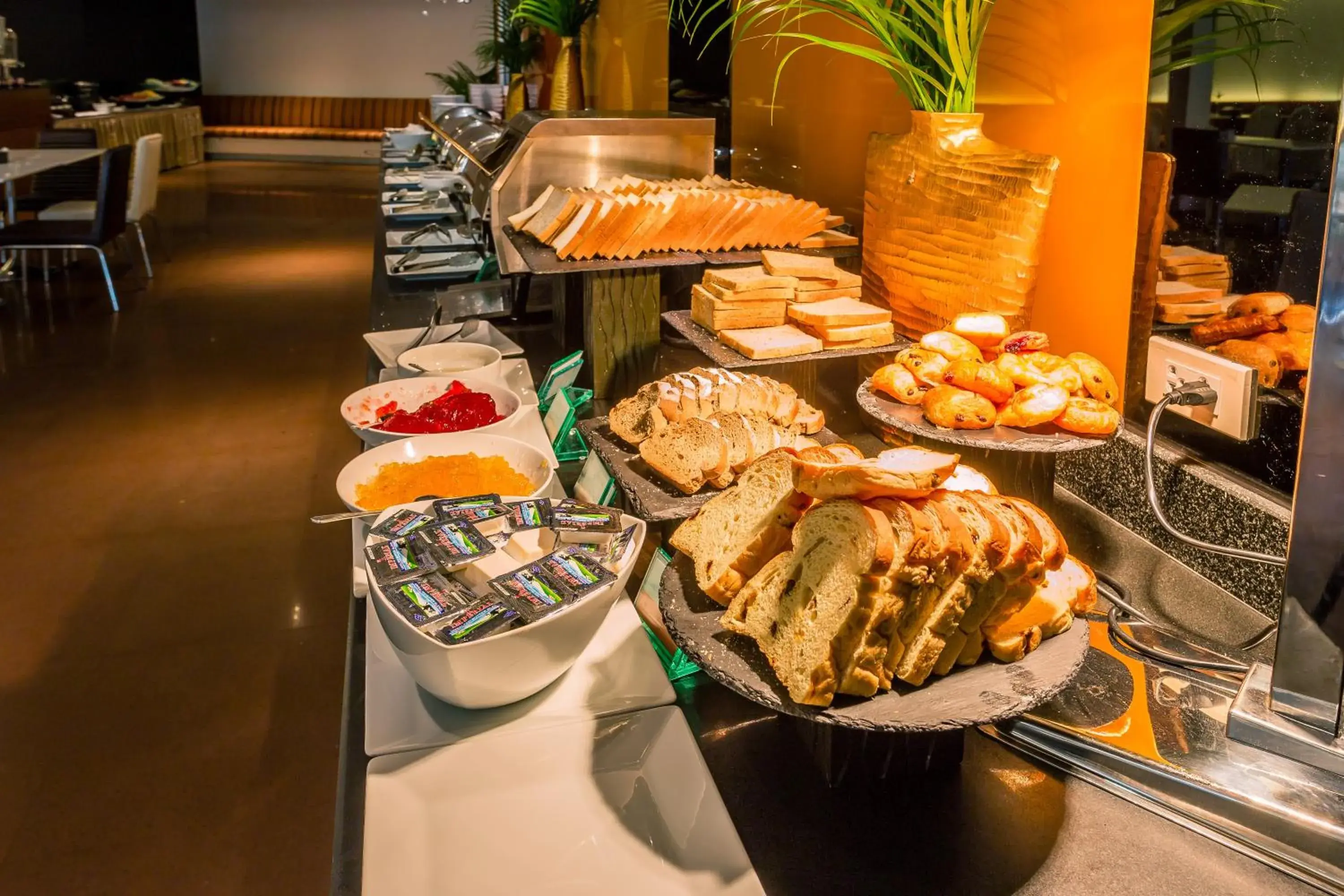 Continental breakfast, Food in Nova Platinum Hotel