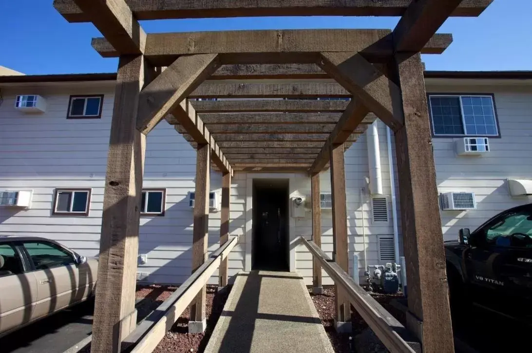 Facade/entrance in Cousin's Country Inn